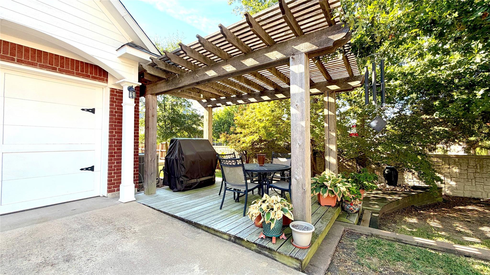 main property photo 30