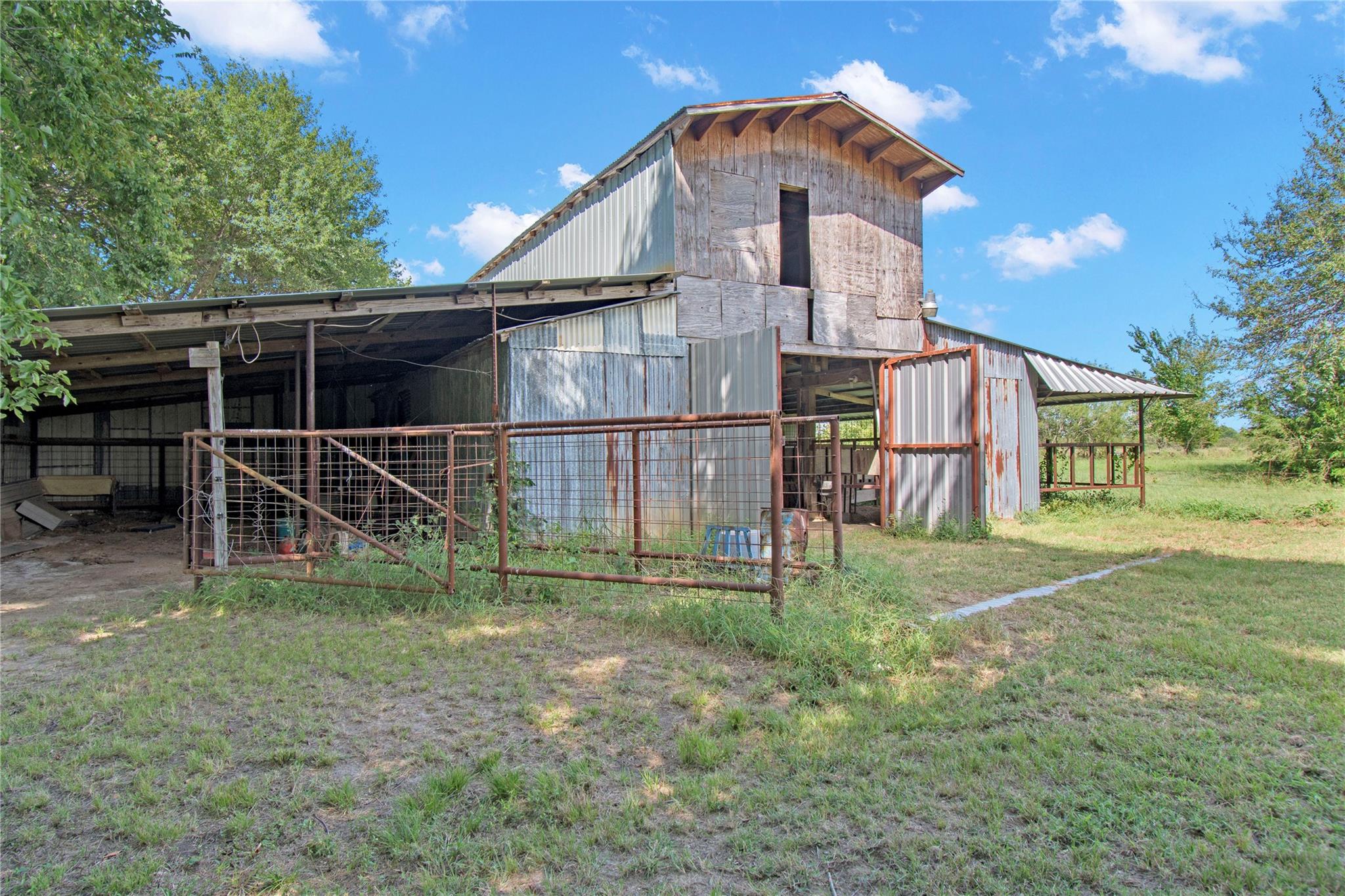 main property photo 21