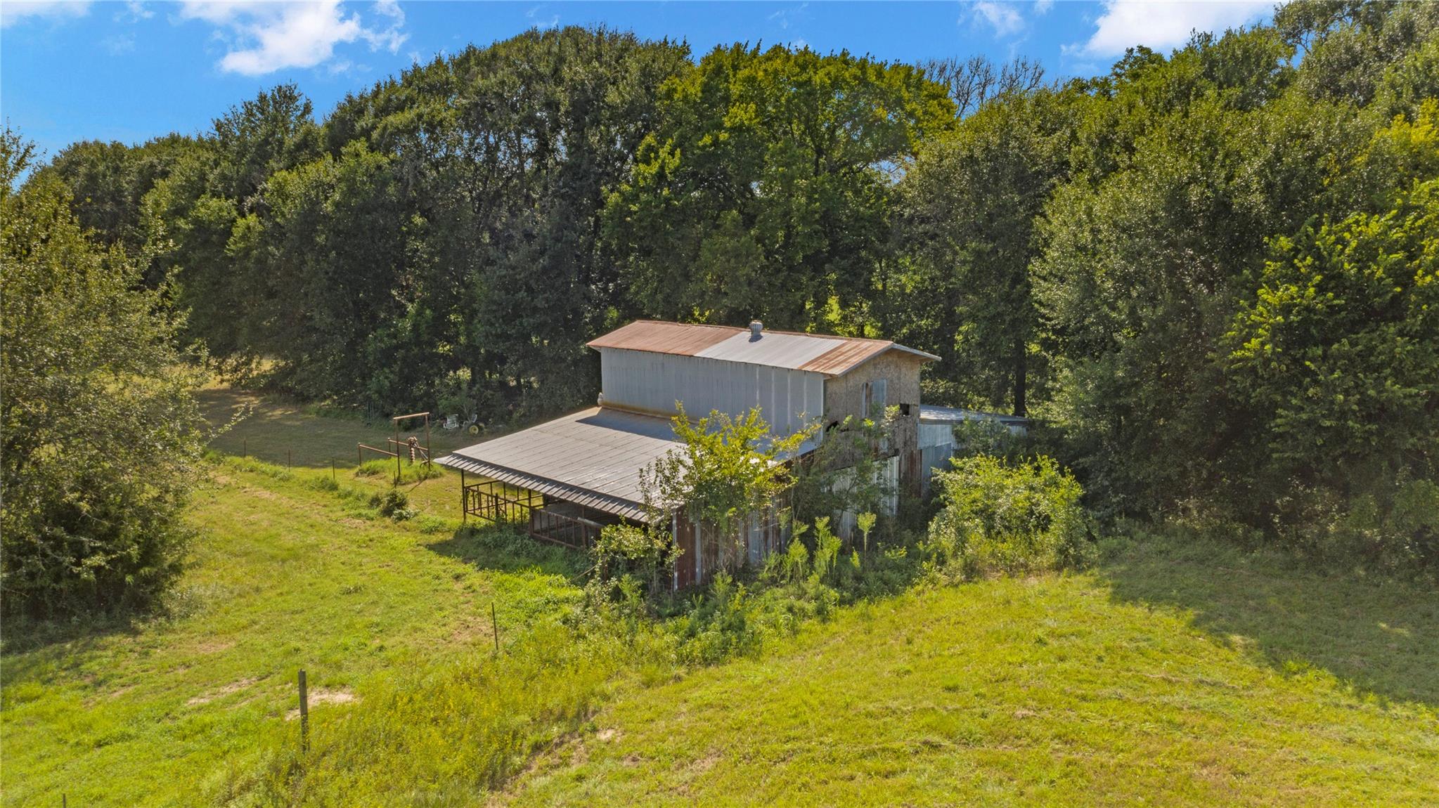 main property photo 22