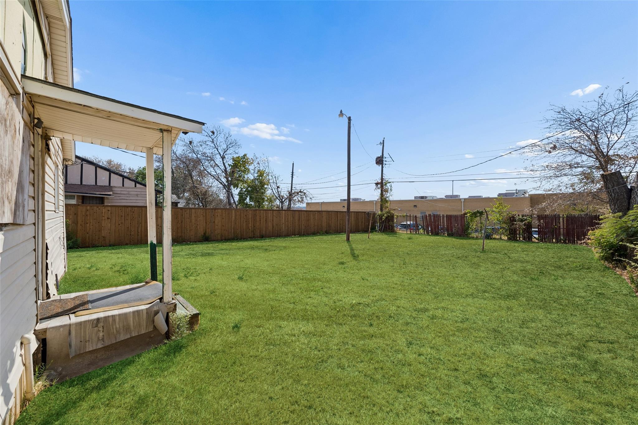main property photo 4