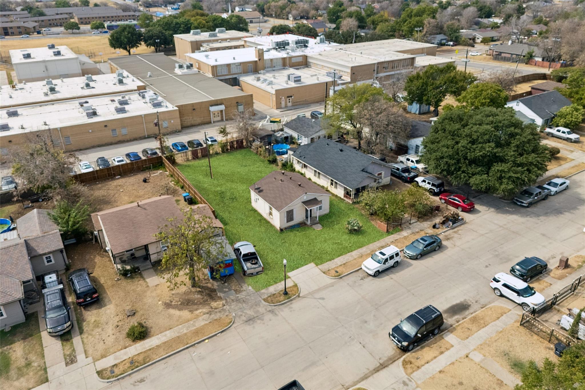 main property photo 8