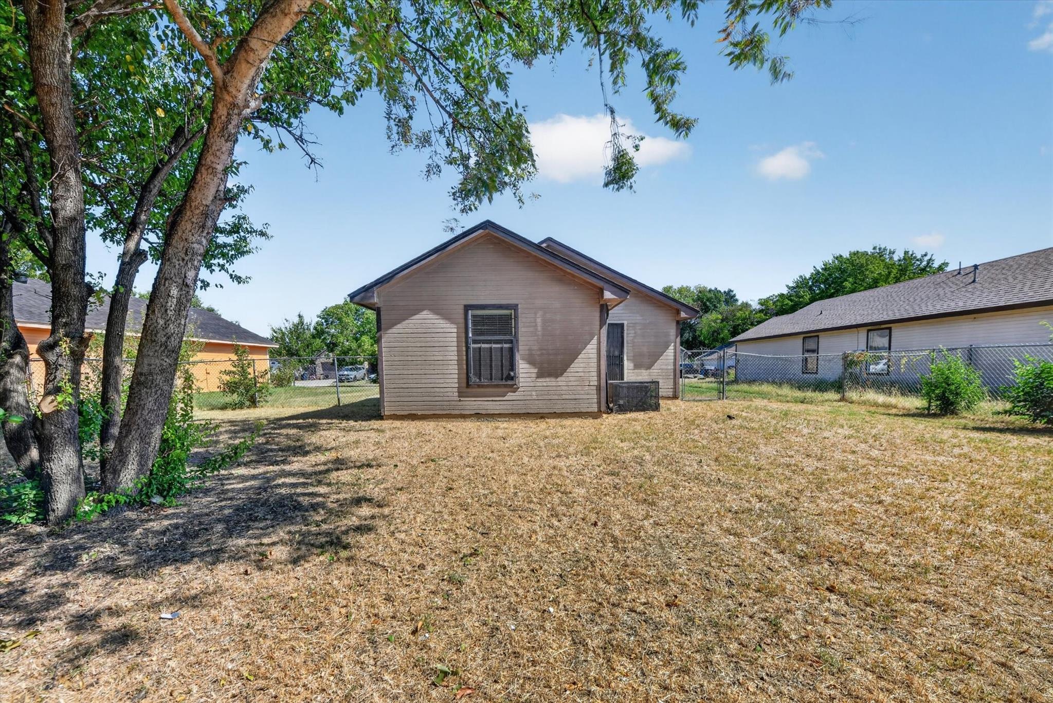 main property photo 22