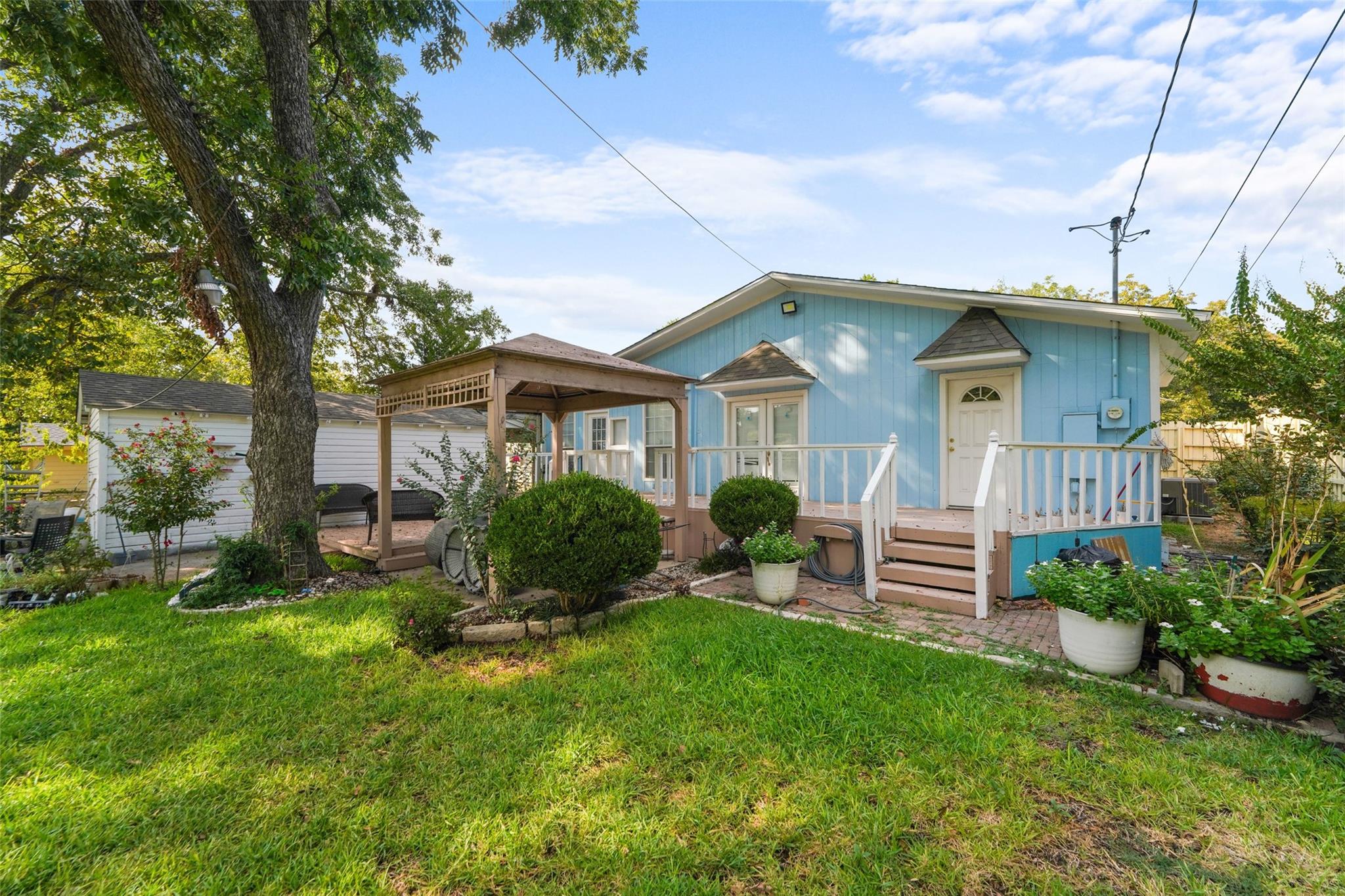 main property photo 11