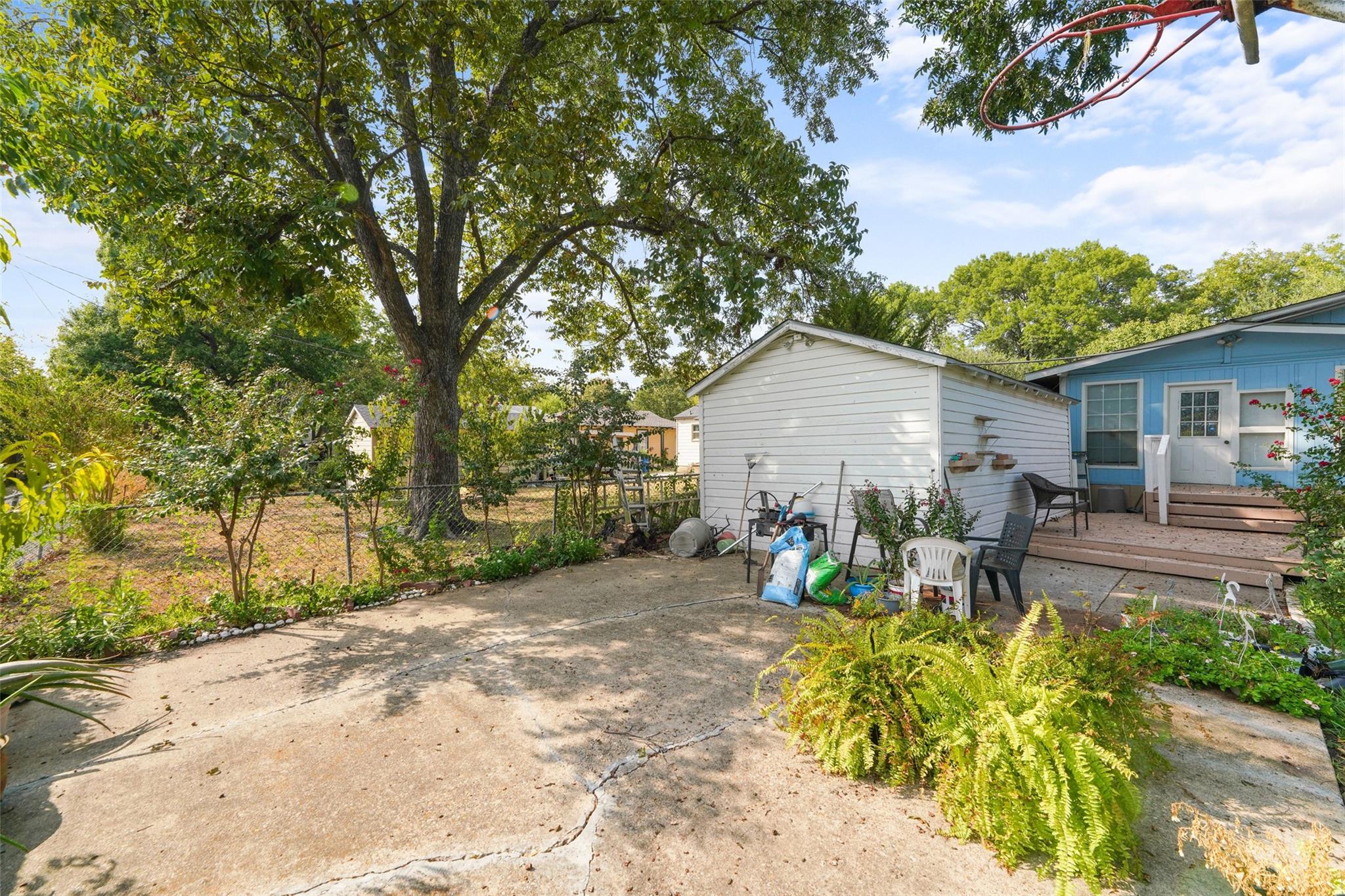 main property photo 13