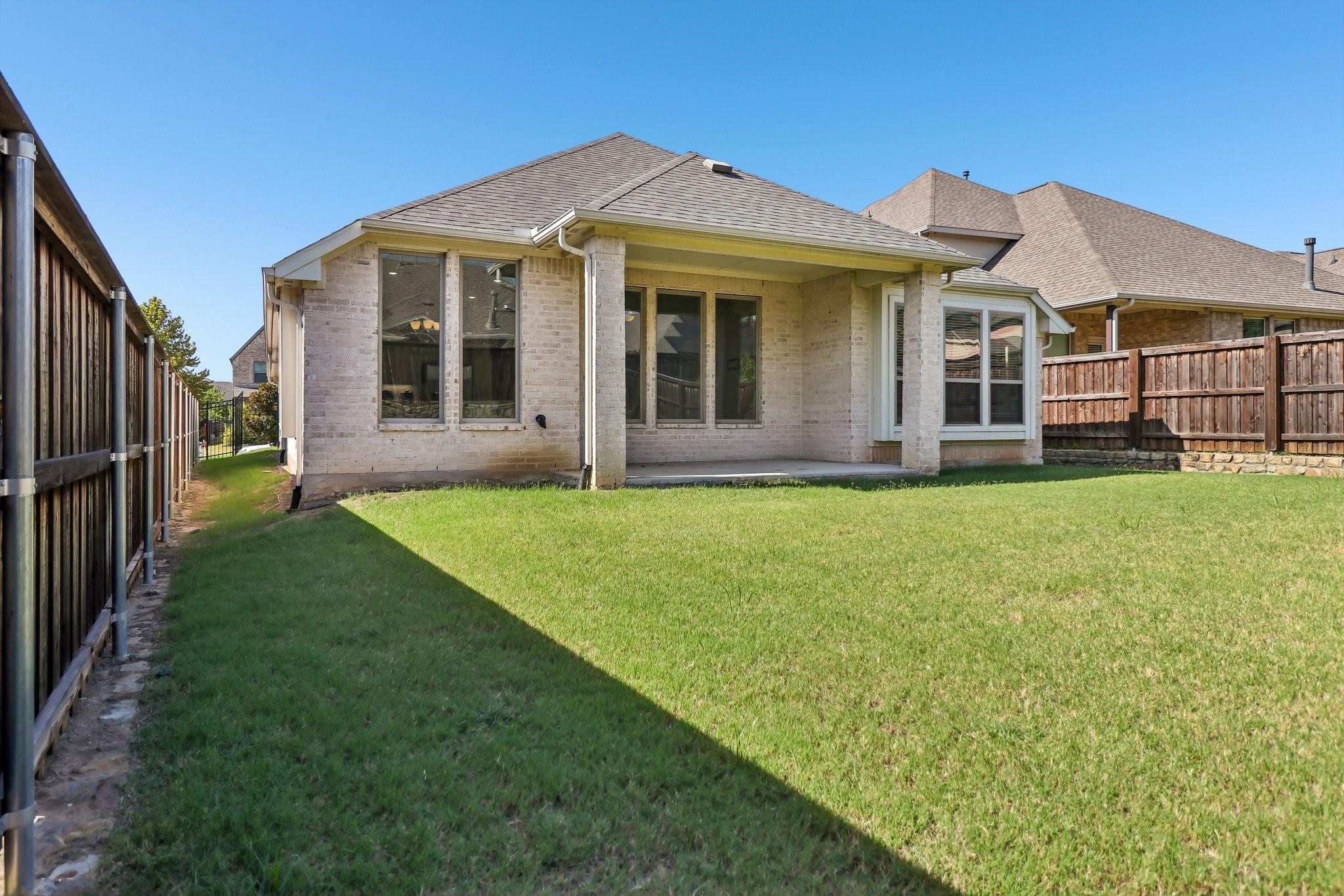 main property photo 24