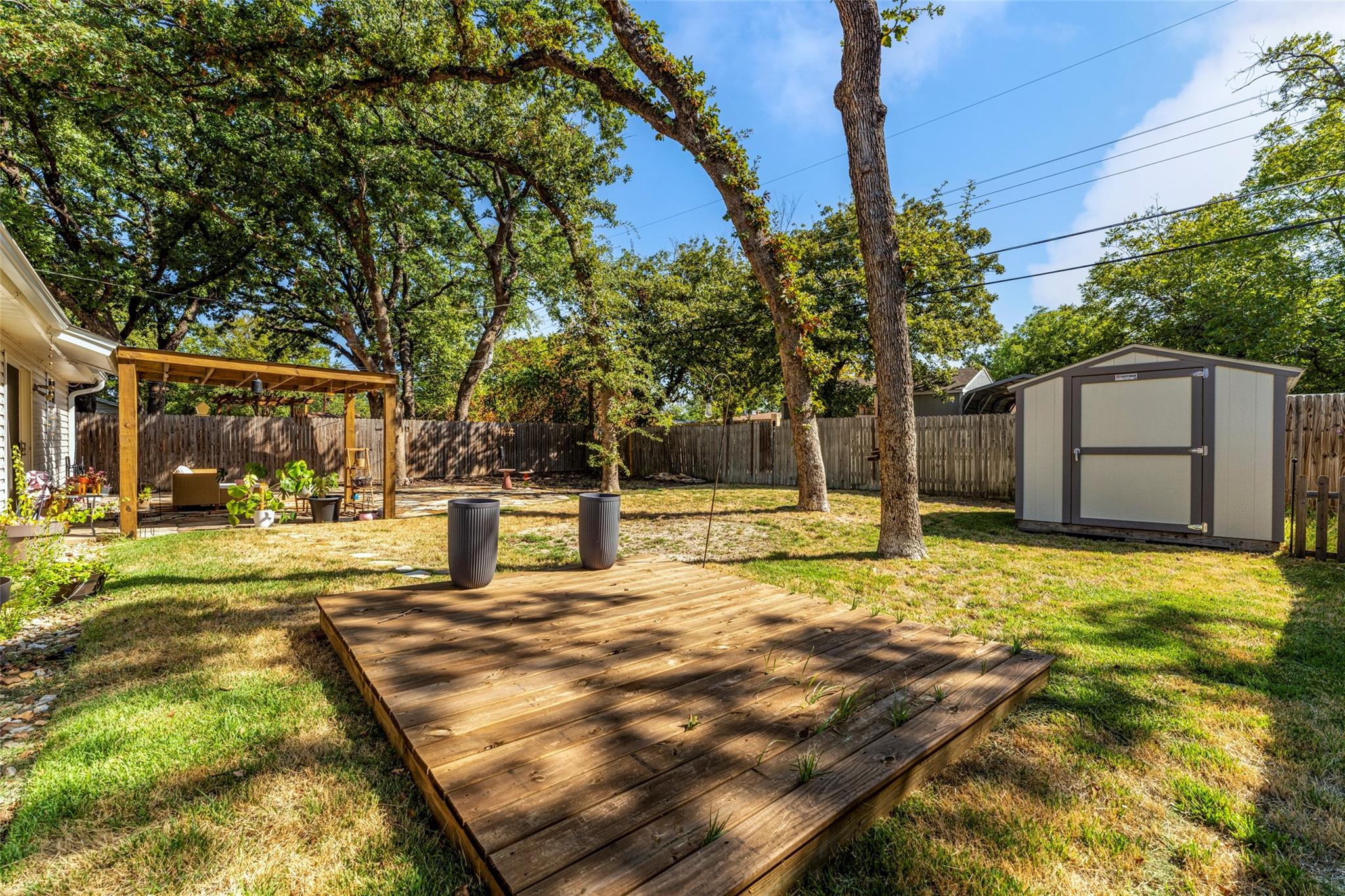 main property photo 28
