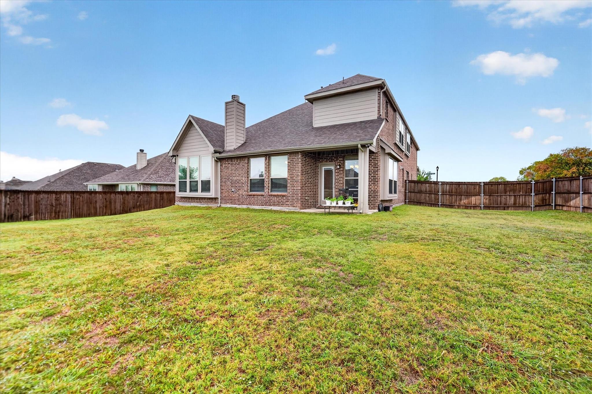 main property photo 30