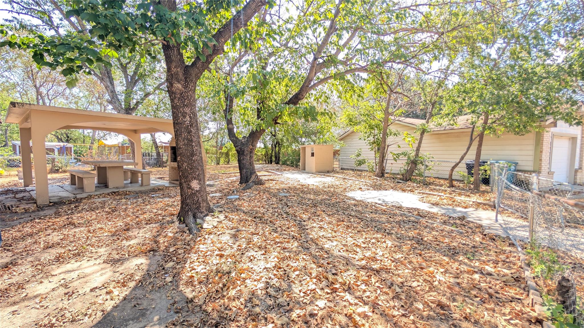 main property photo 26