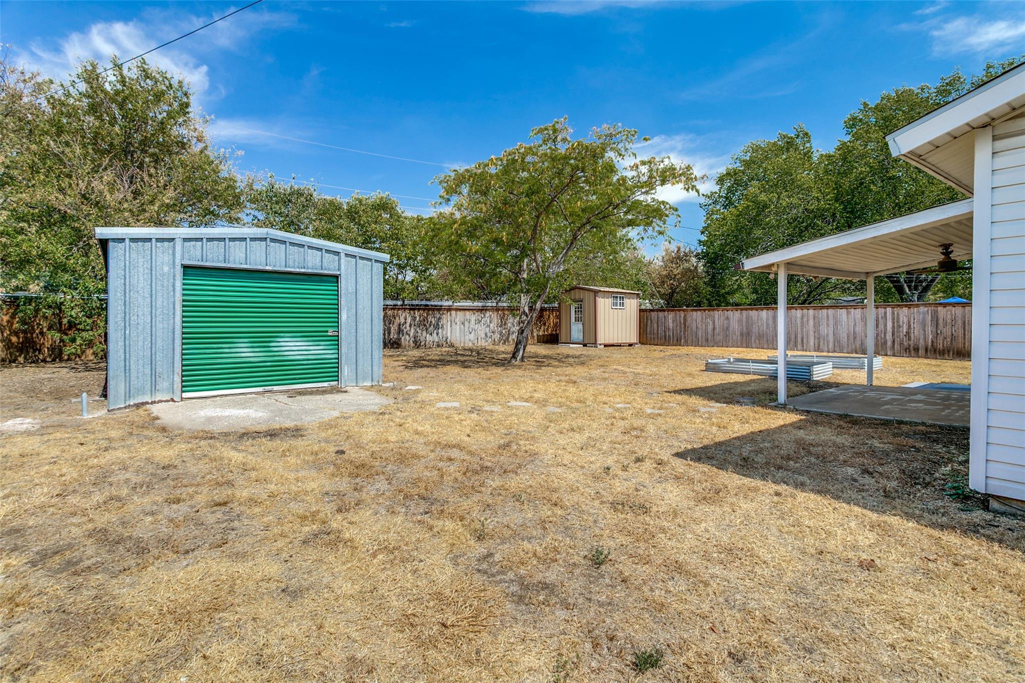 main property photo 23