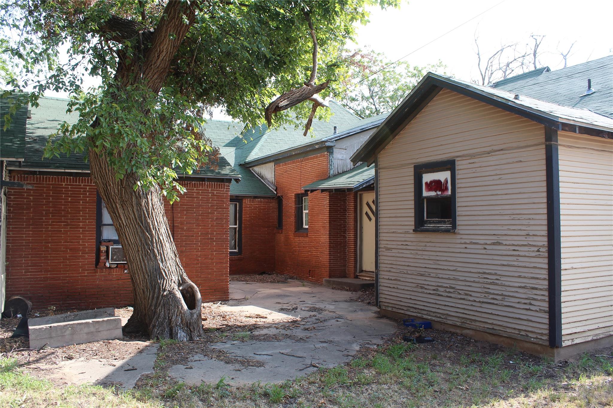 main property photo 32