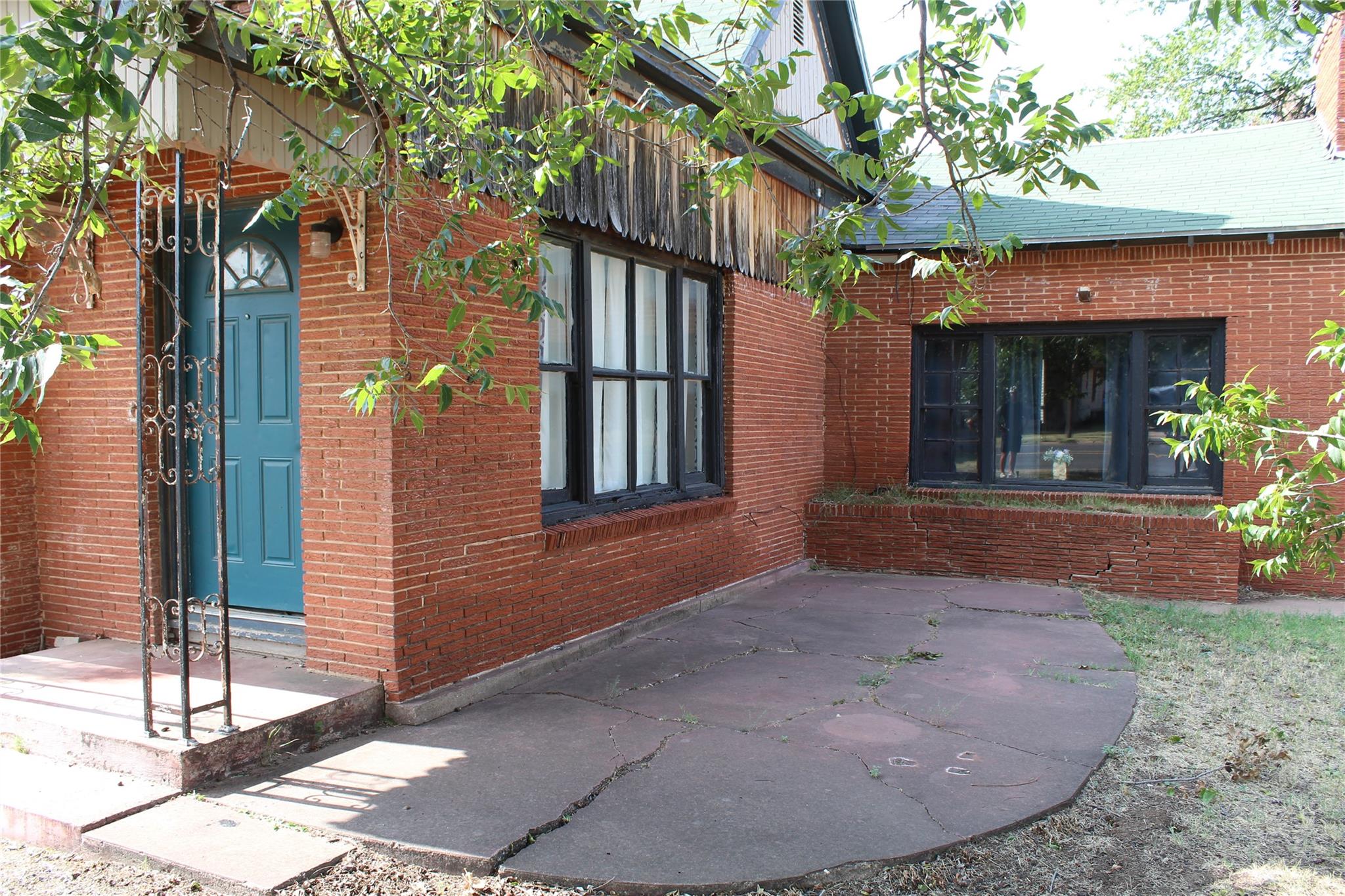 main property photo 5