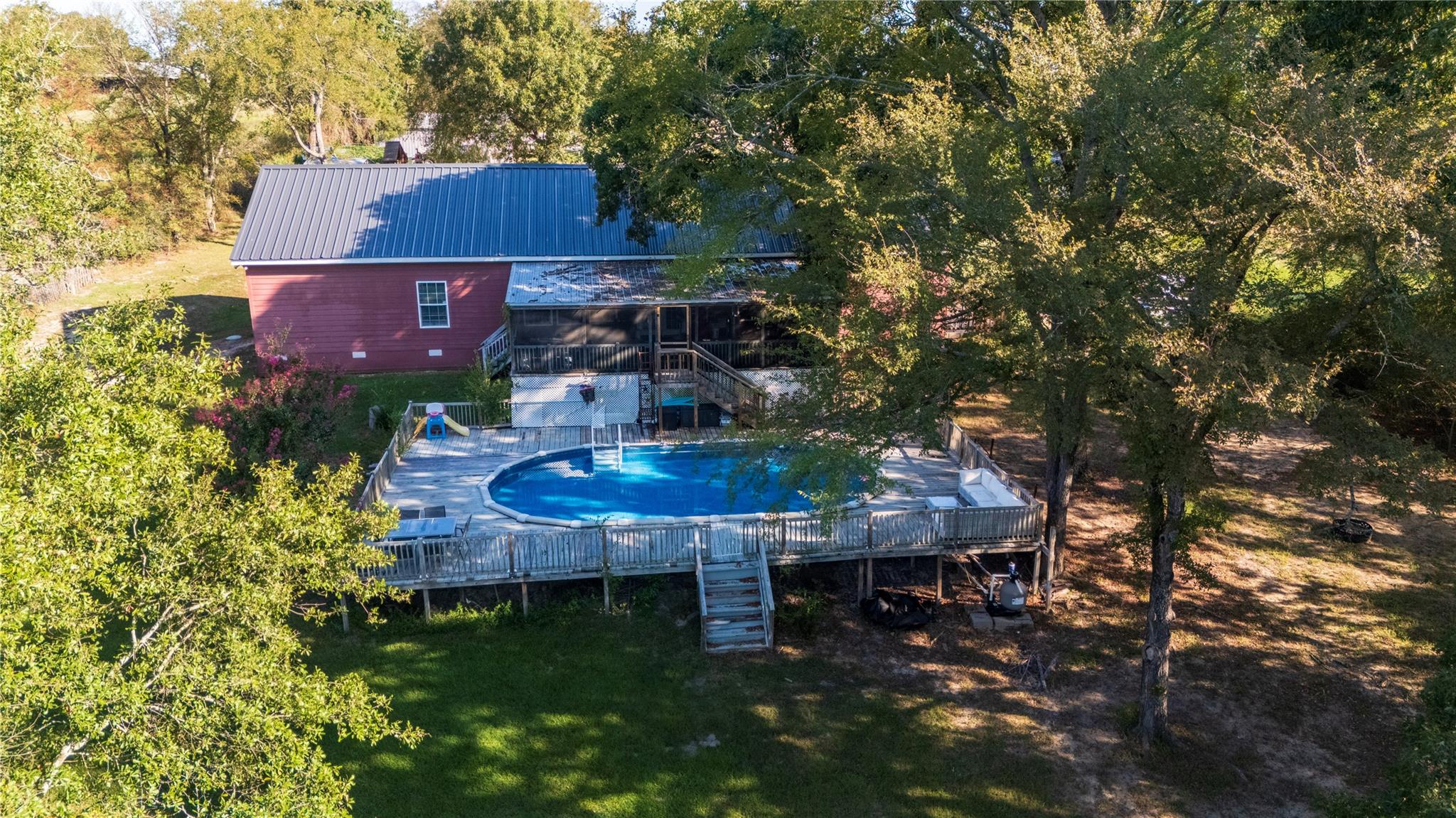 main property photo 33