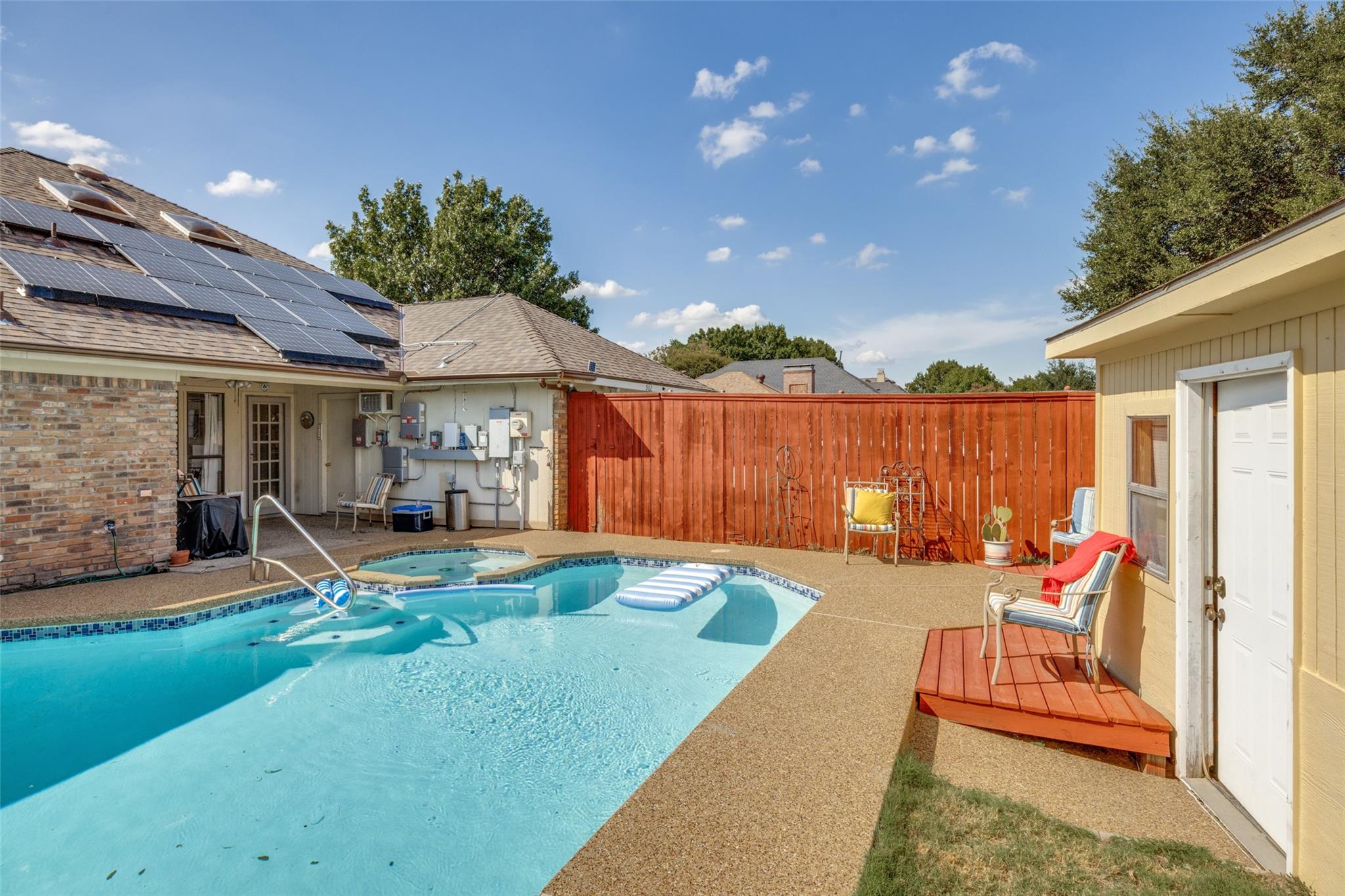 main property photo 22