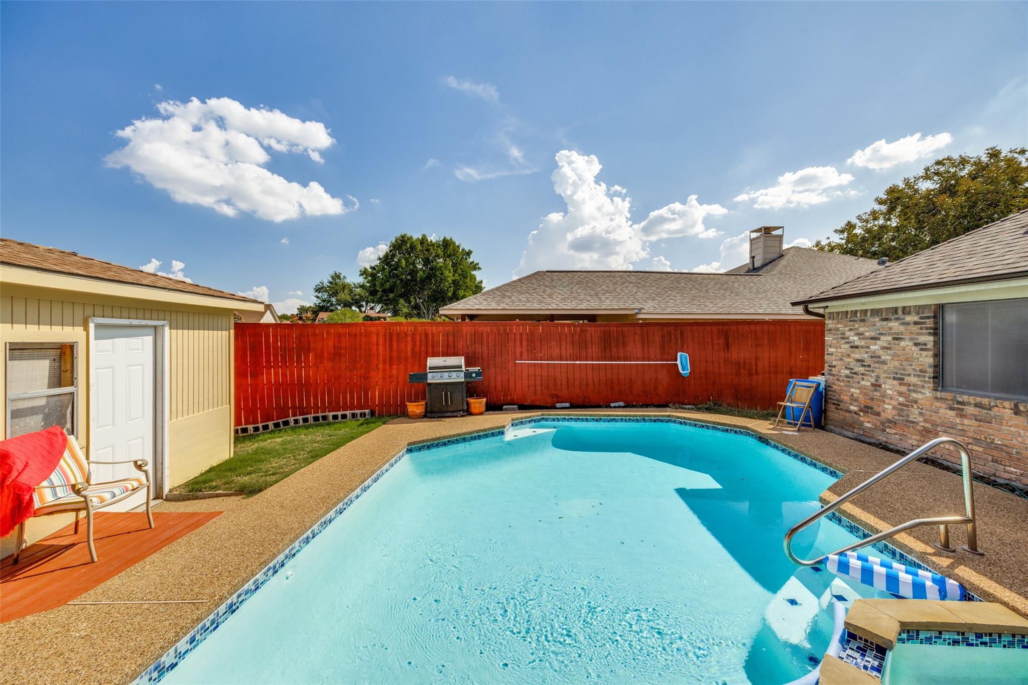 main property photo 23