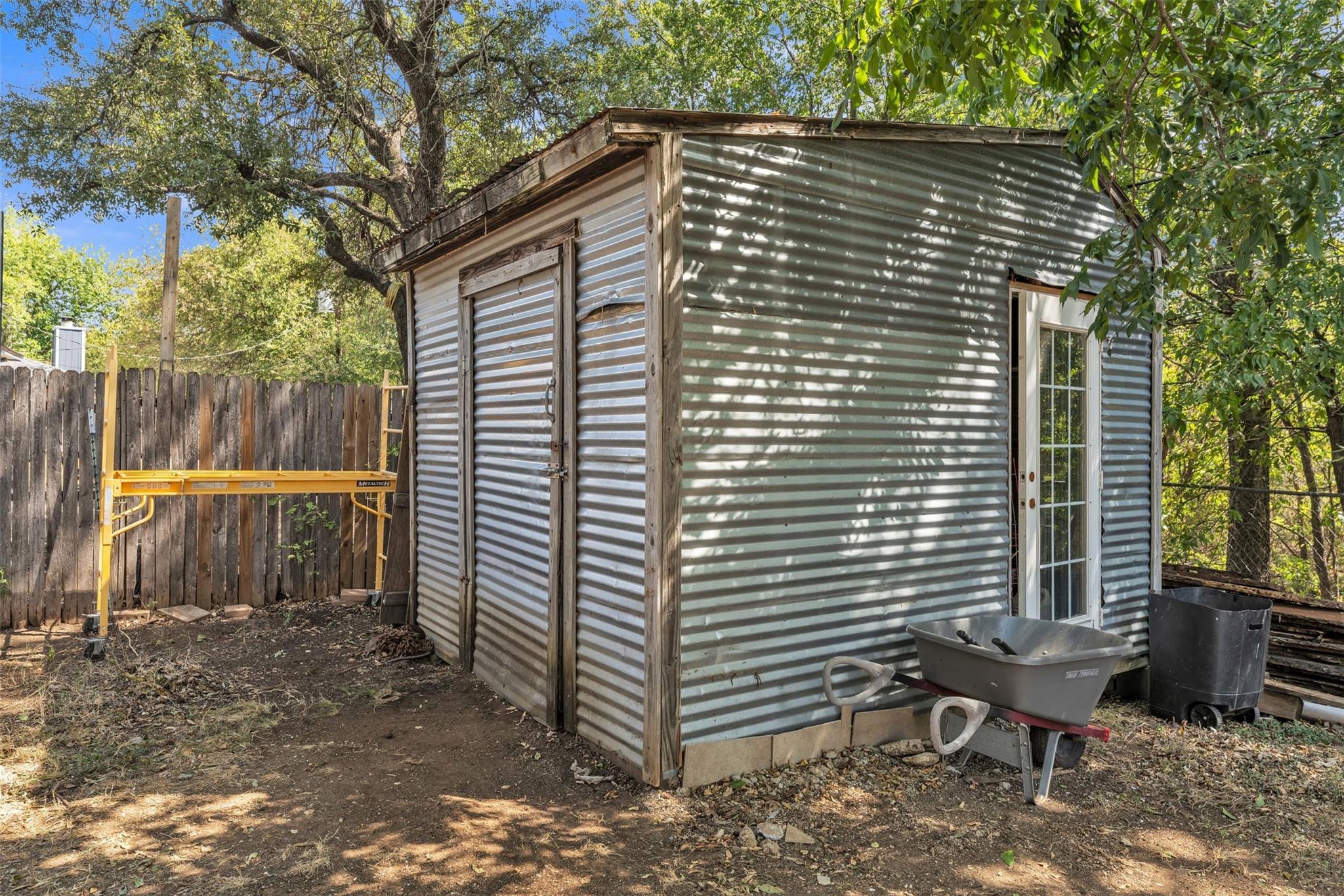 main property photo 34