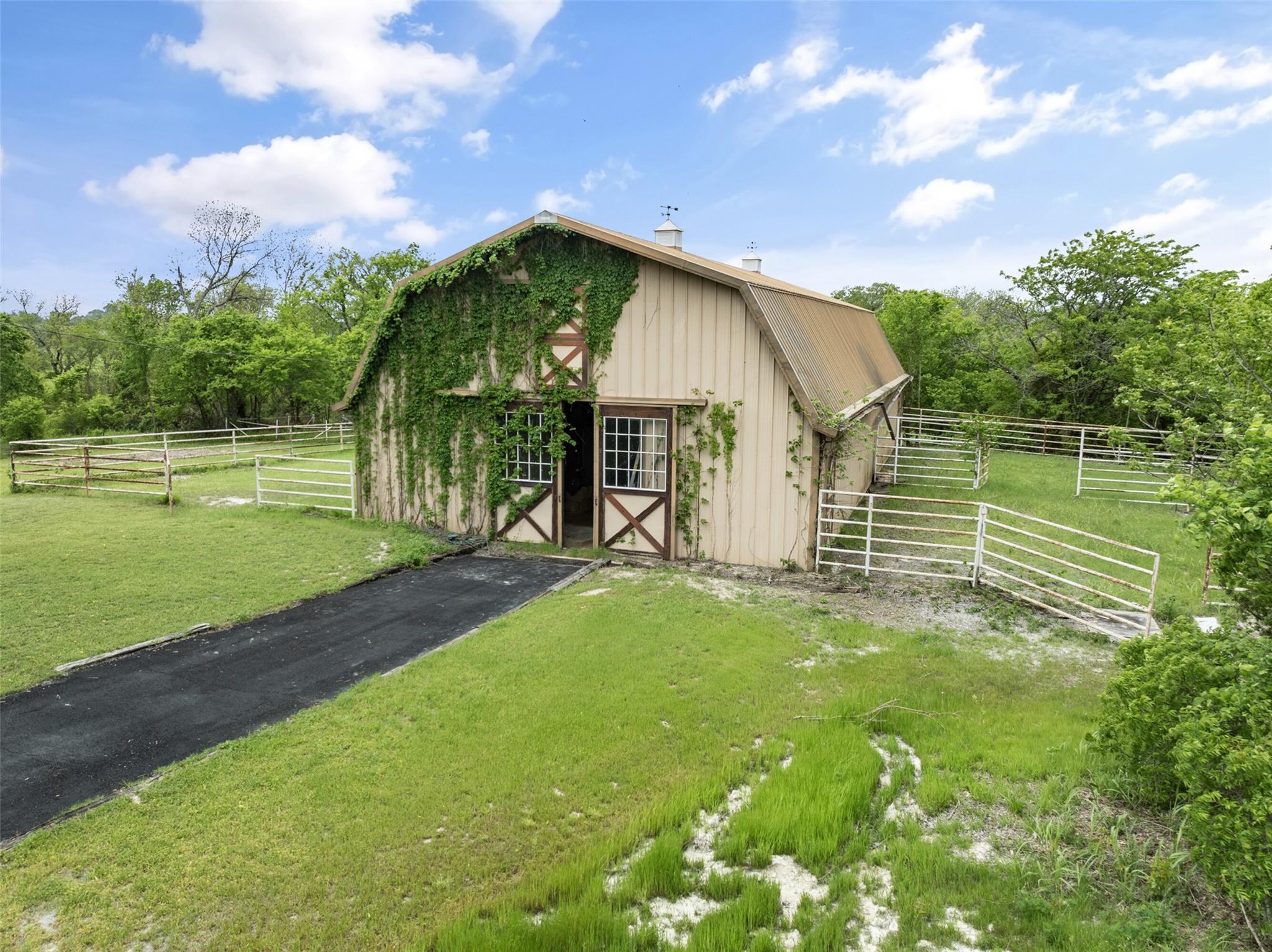 main property photo 31