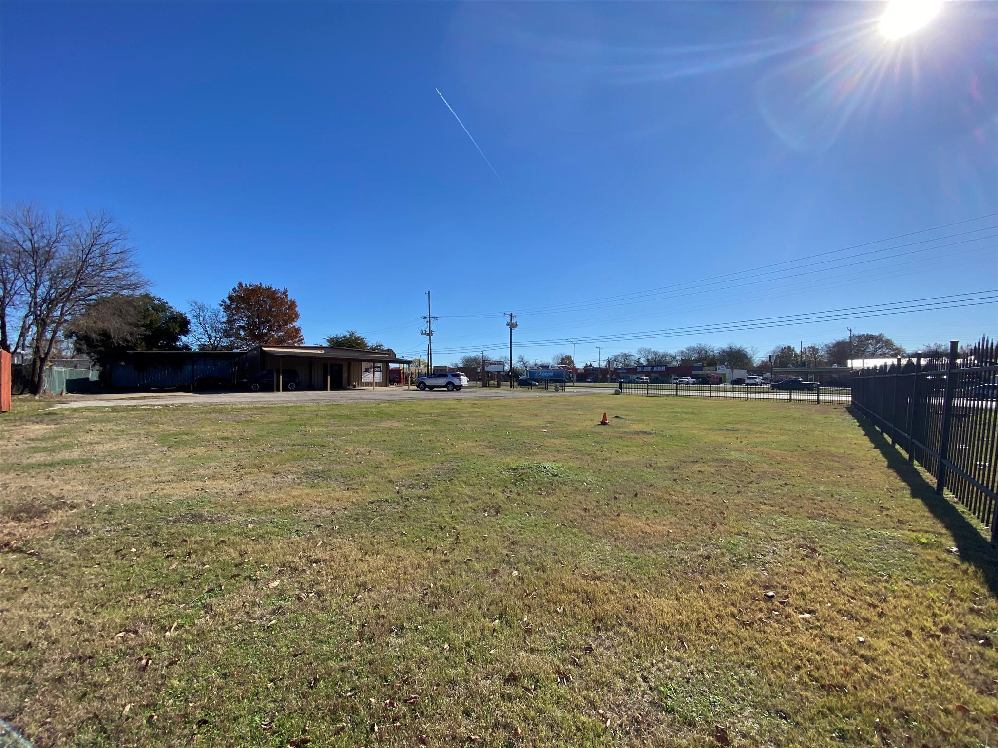 main property photo 25
