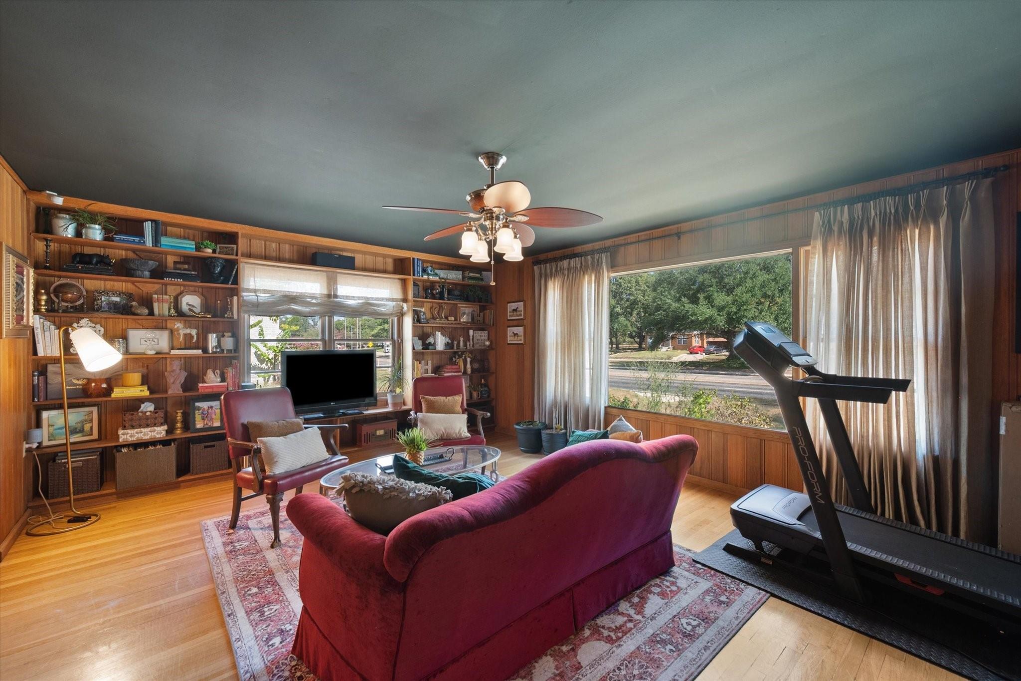 main property photo 28