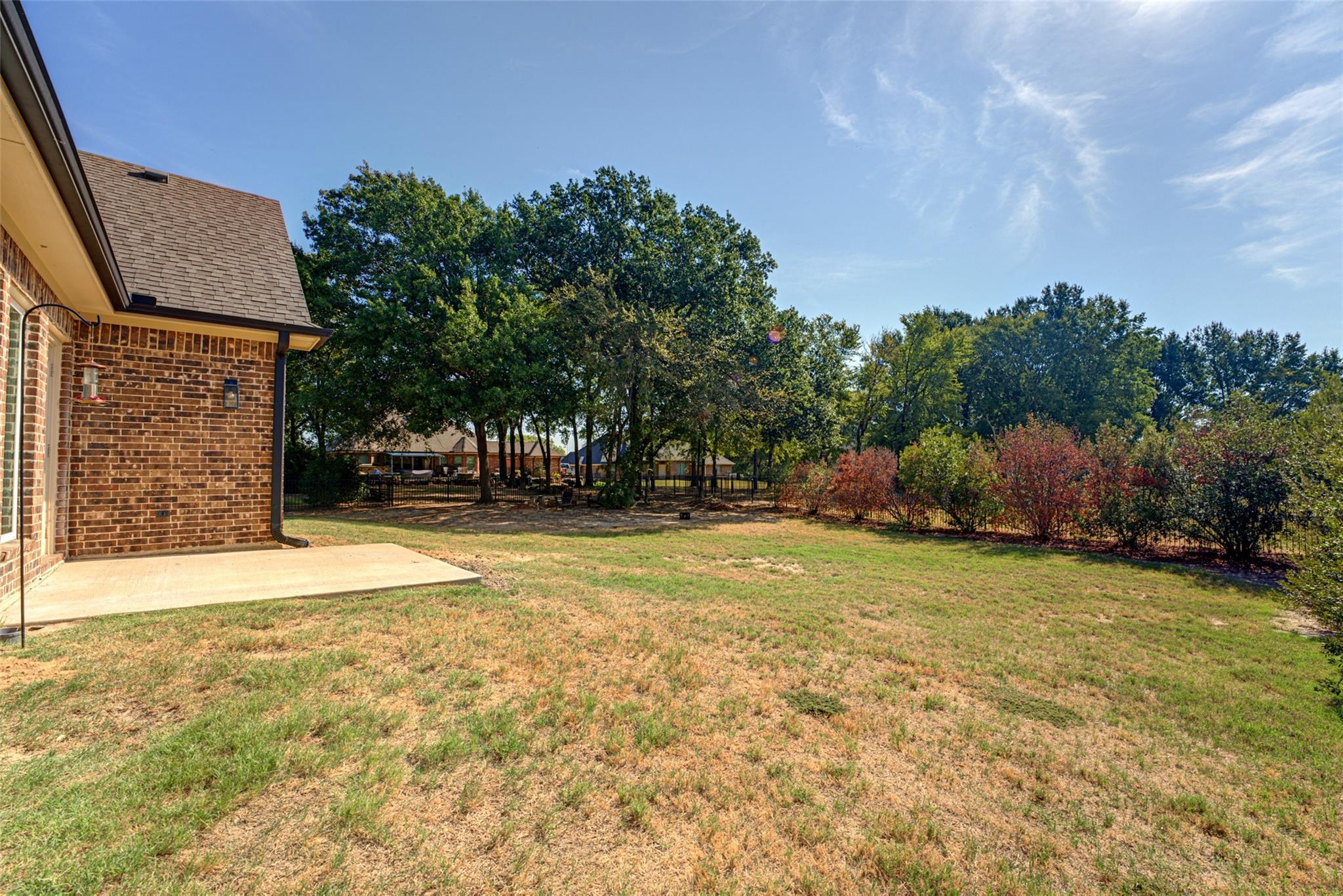 main property photo 28