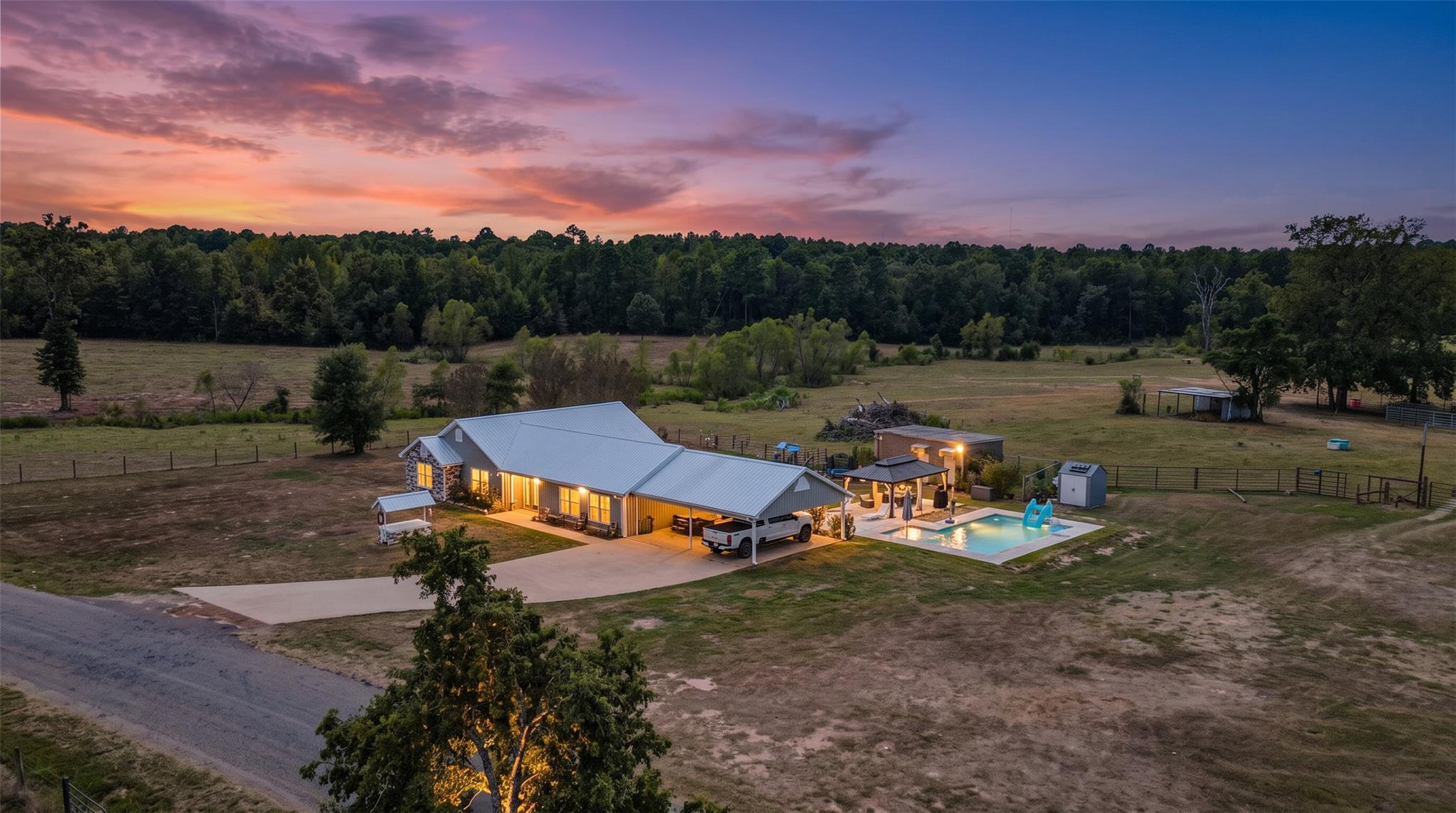 main property photo 32