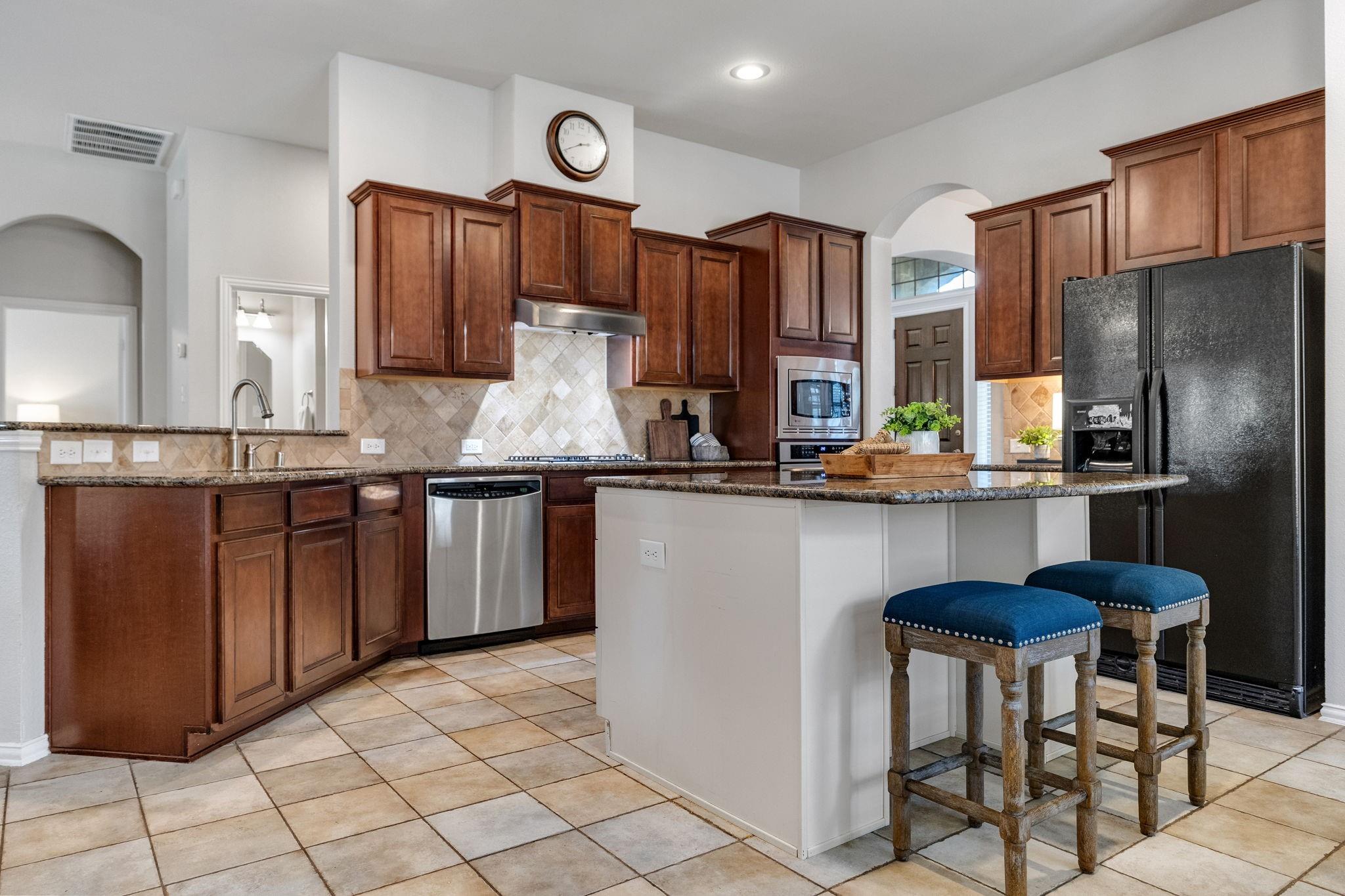 main property photo 13