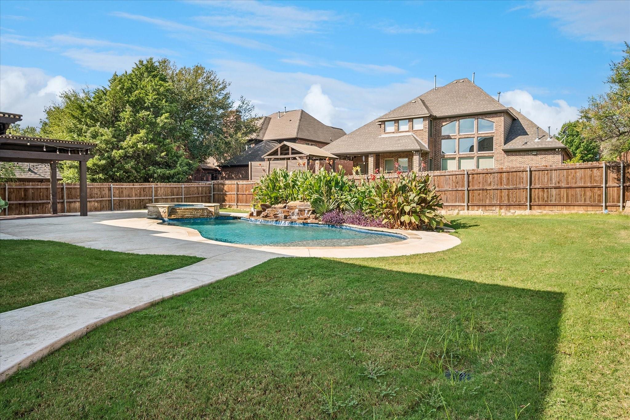 main property photo 33