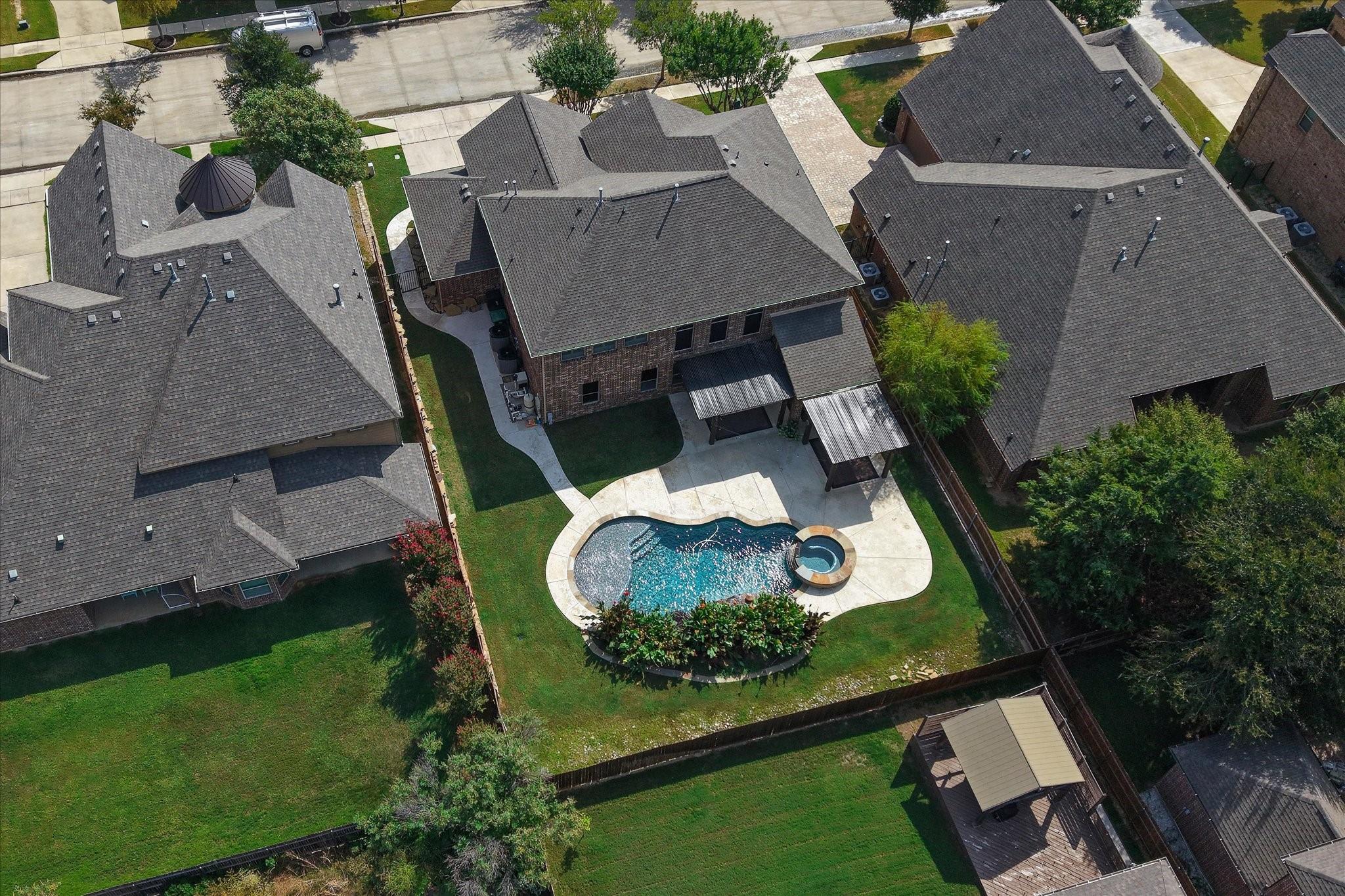 main property photo 38