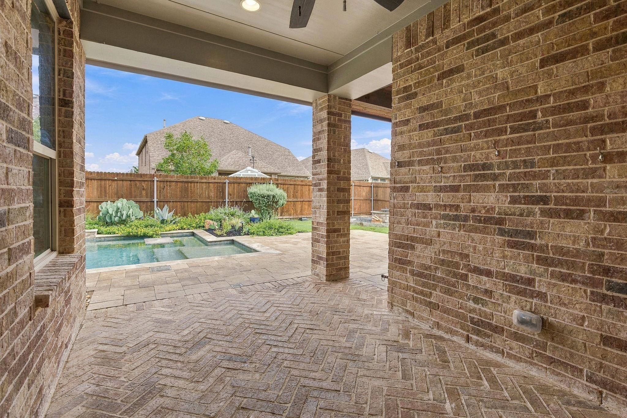 main property photo 15