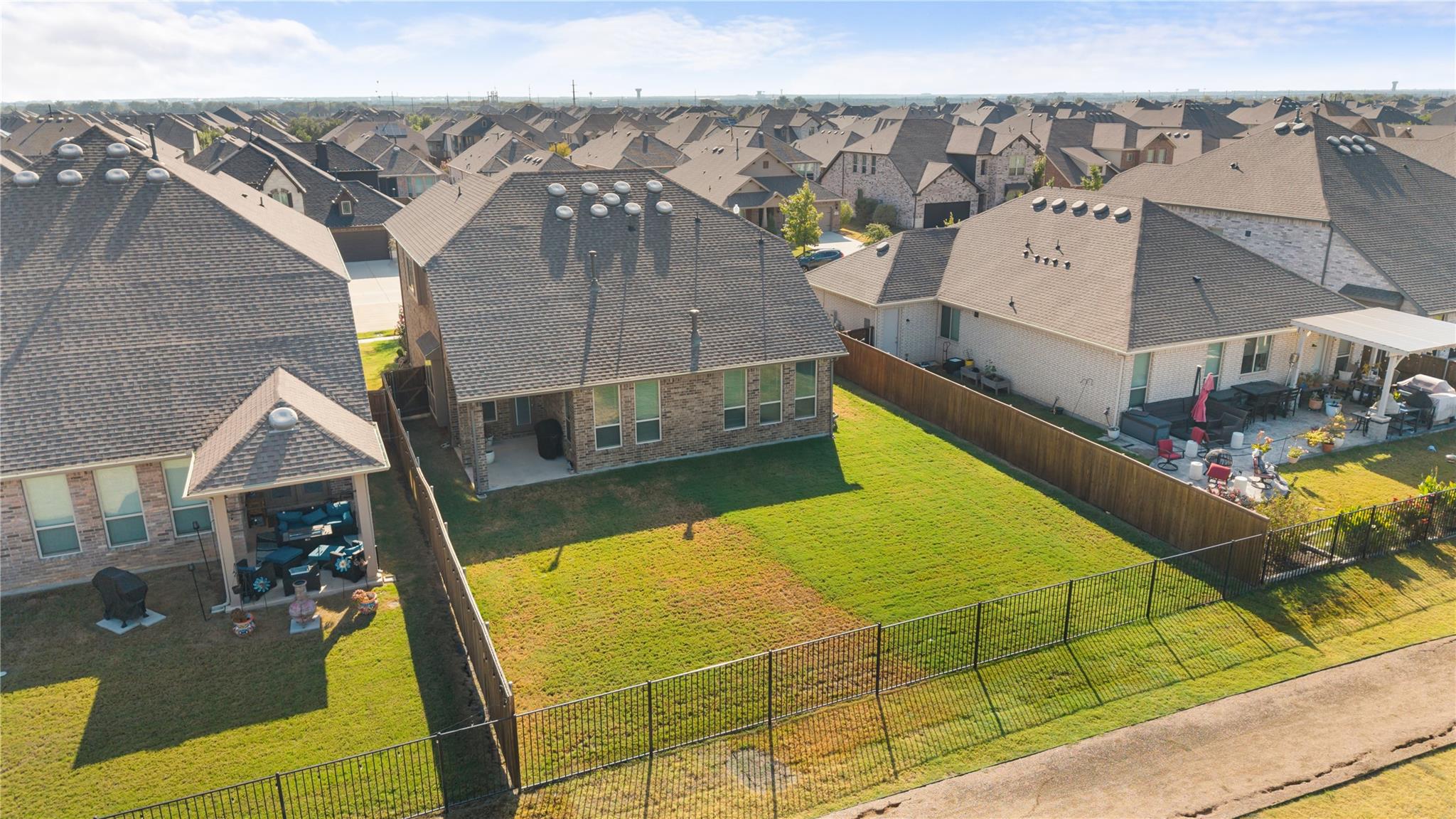main property photo 23