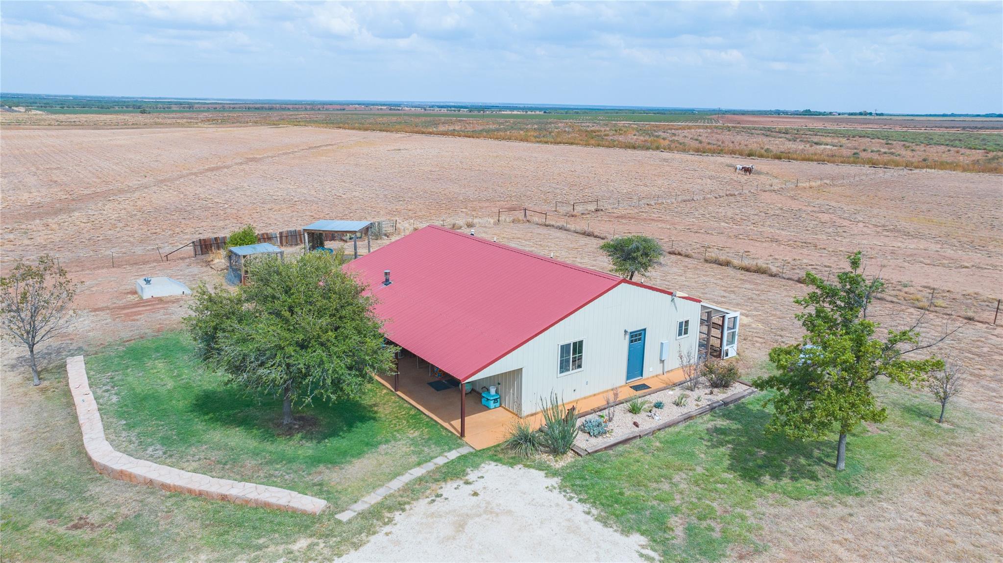 main property photo 11