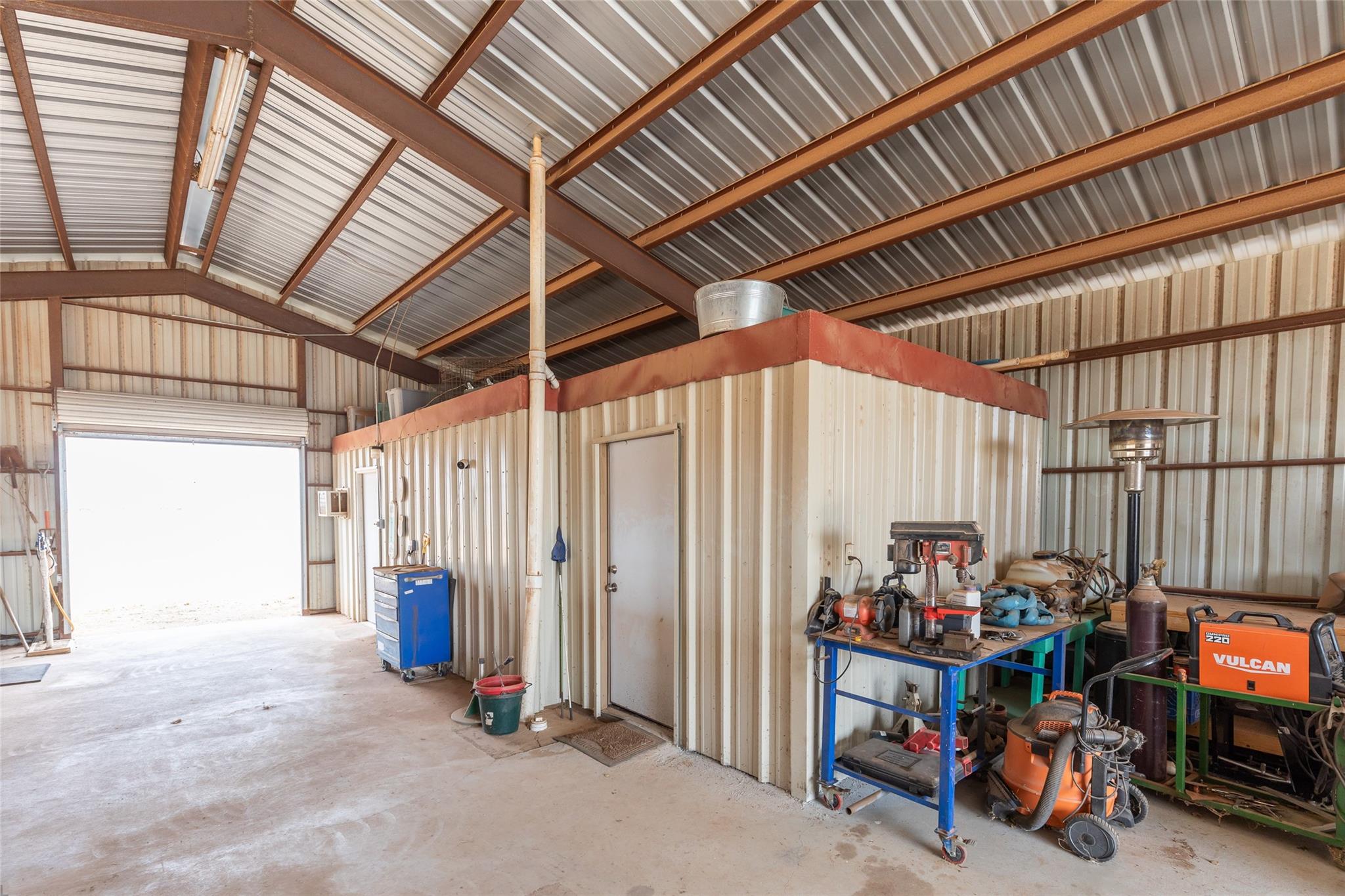main property photo 20