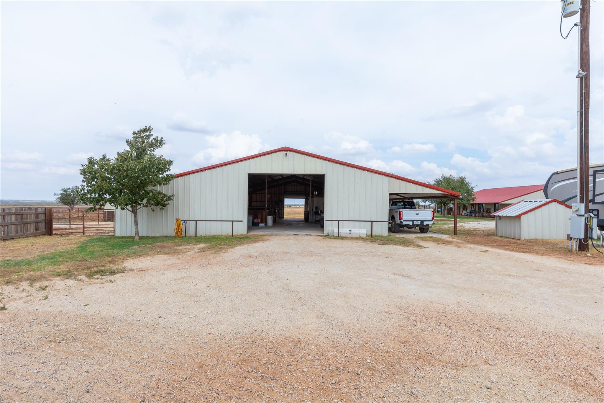 main property photo 23