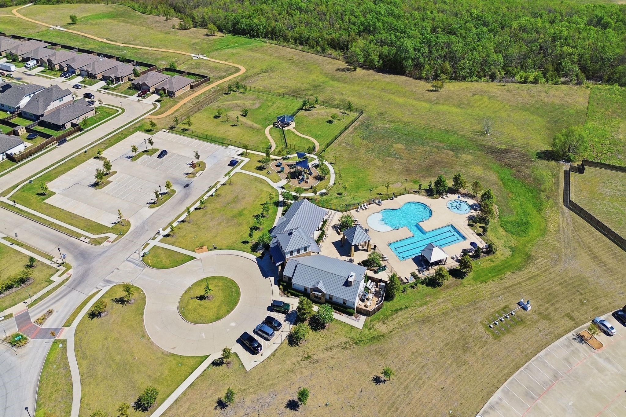 main property photo 30