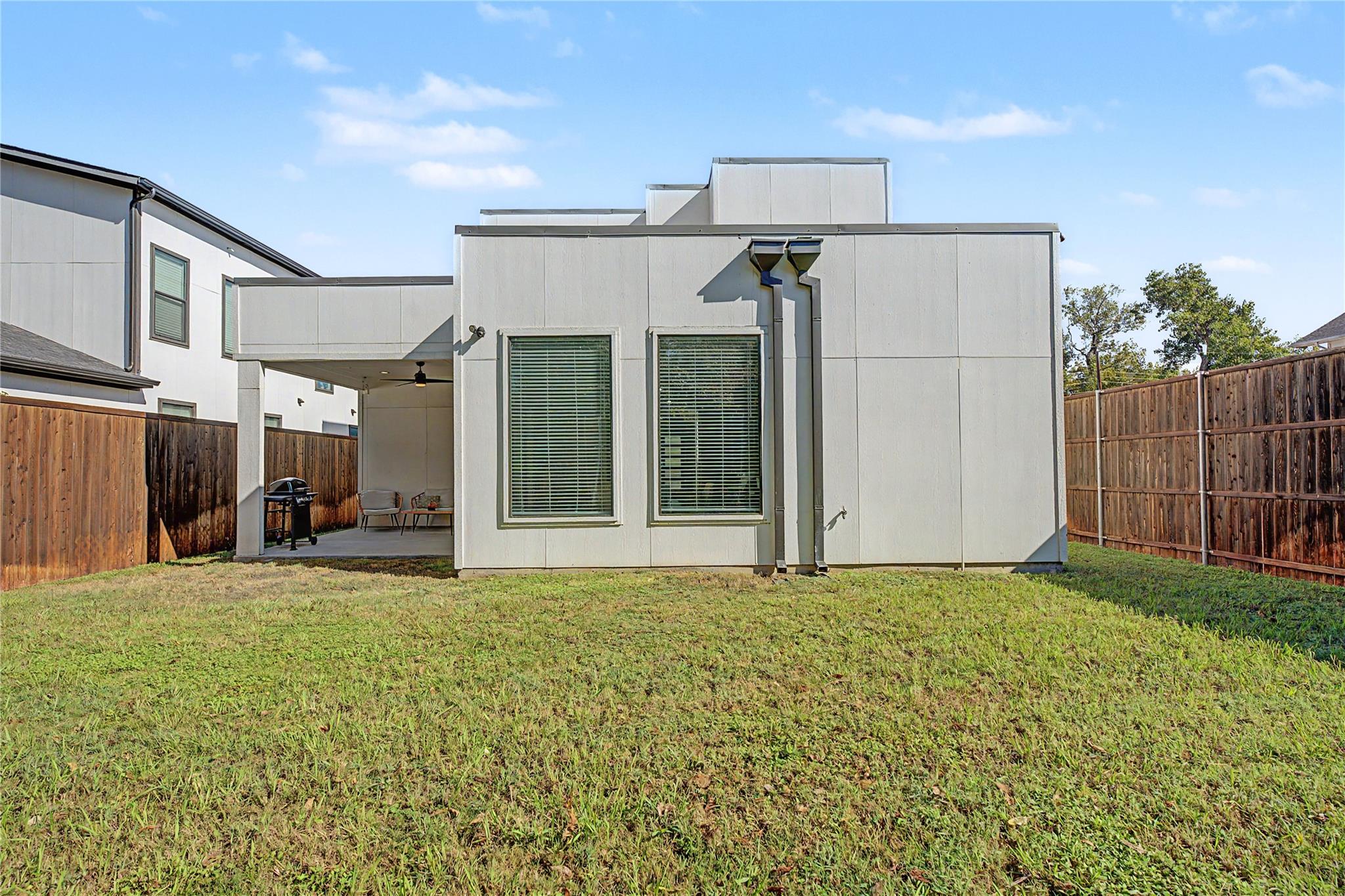 main property photo 33