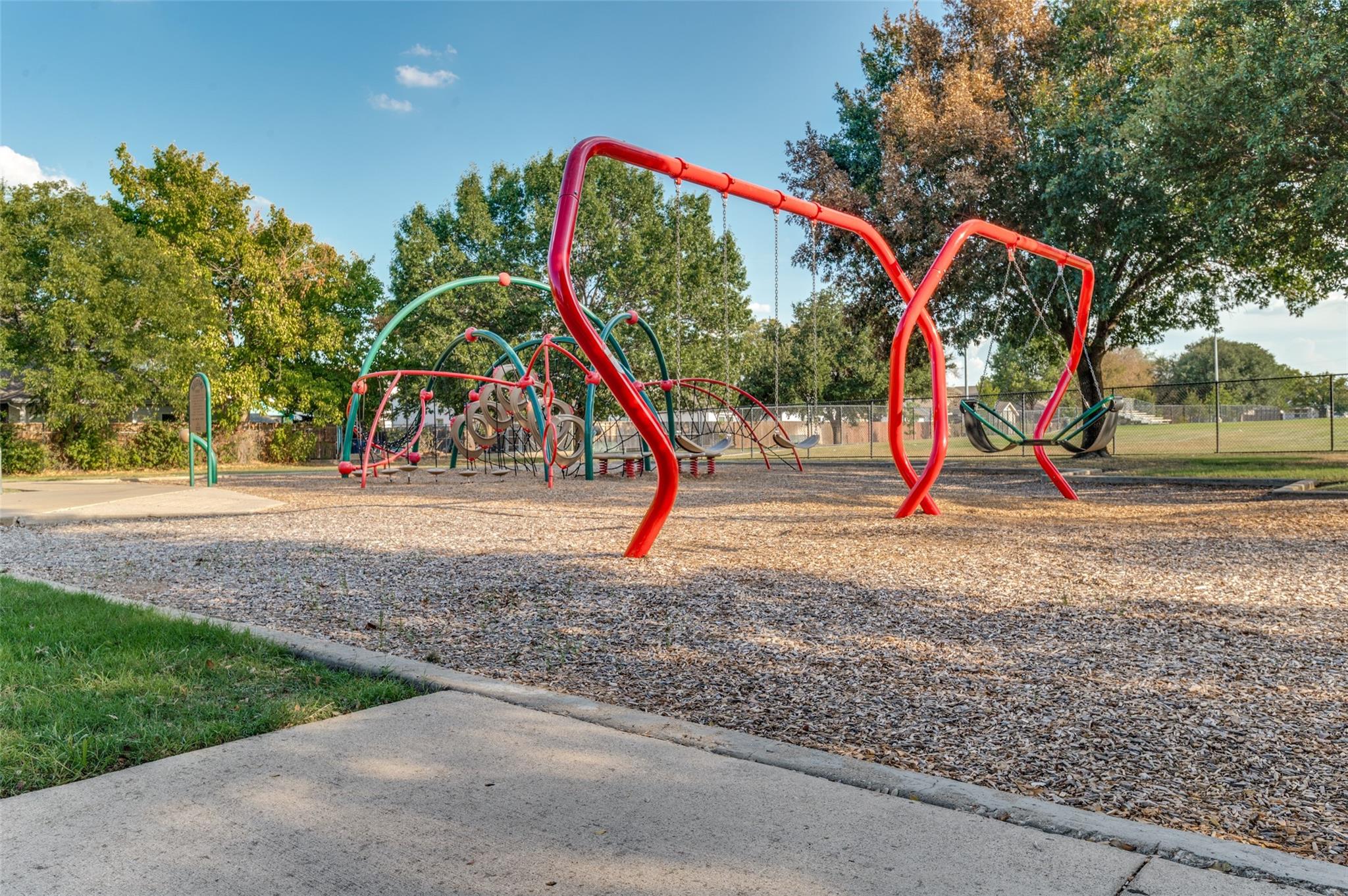 main property photo 8
