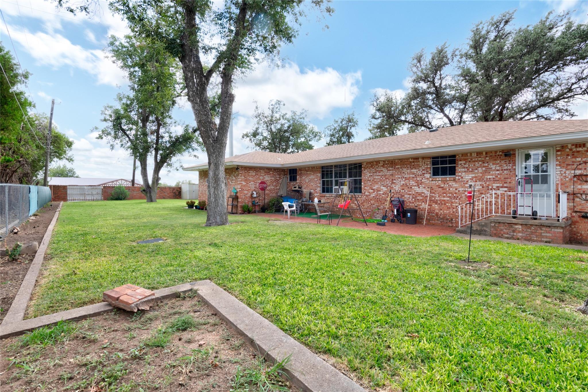 main property photo 20