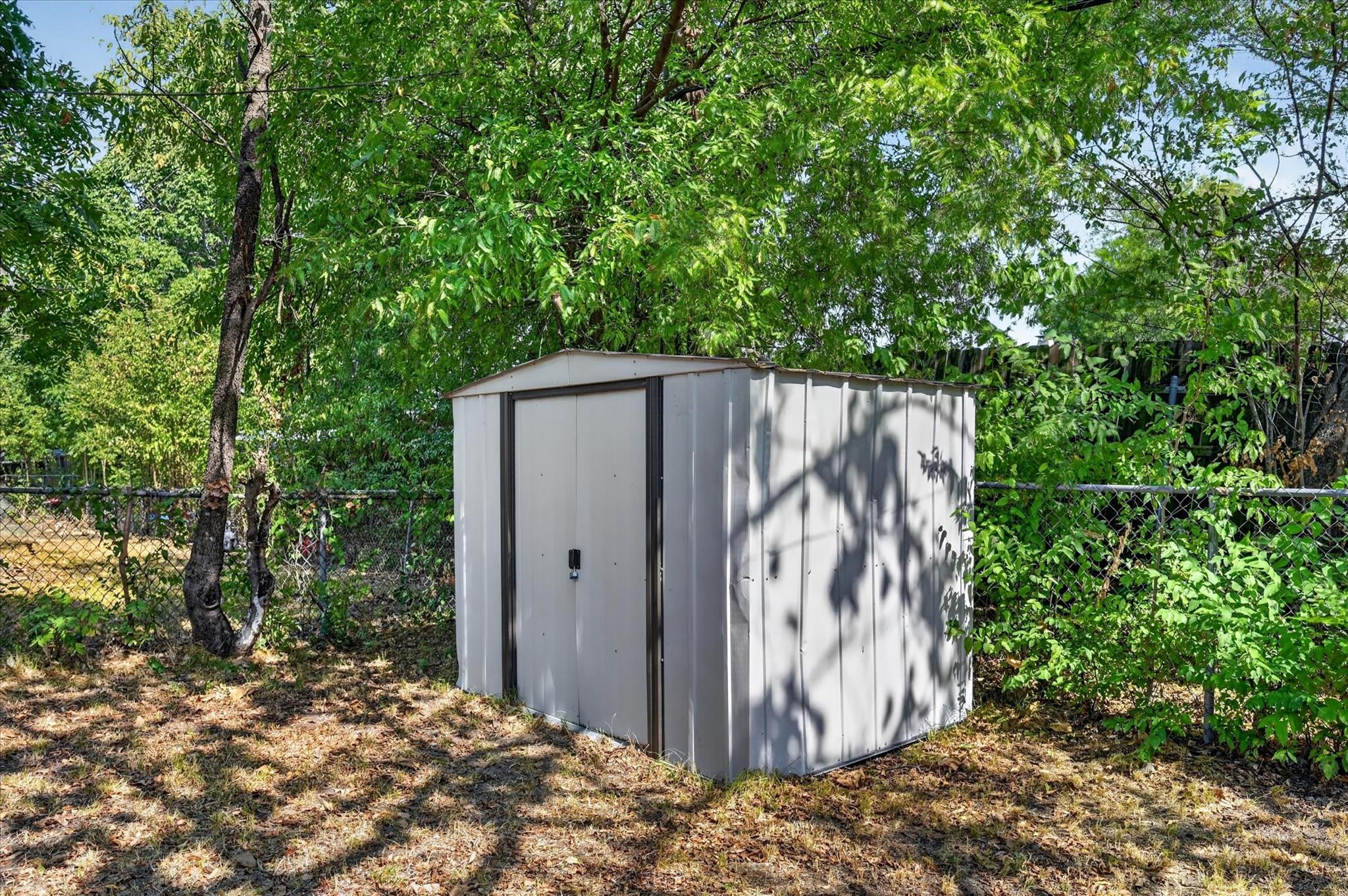 main property photo 38
