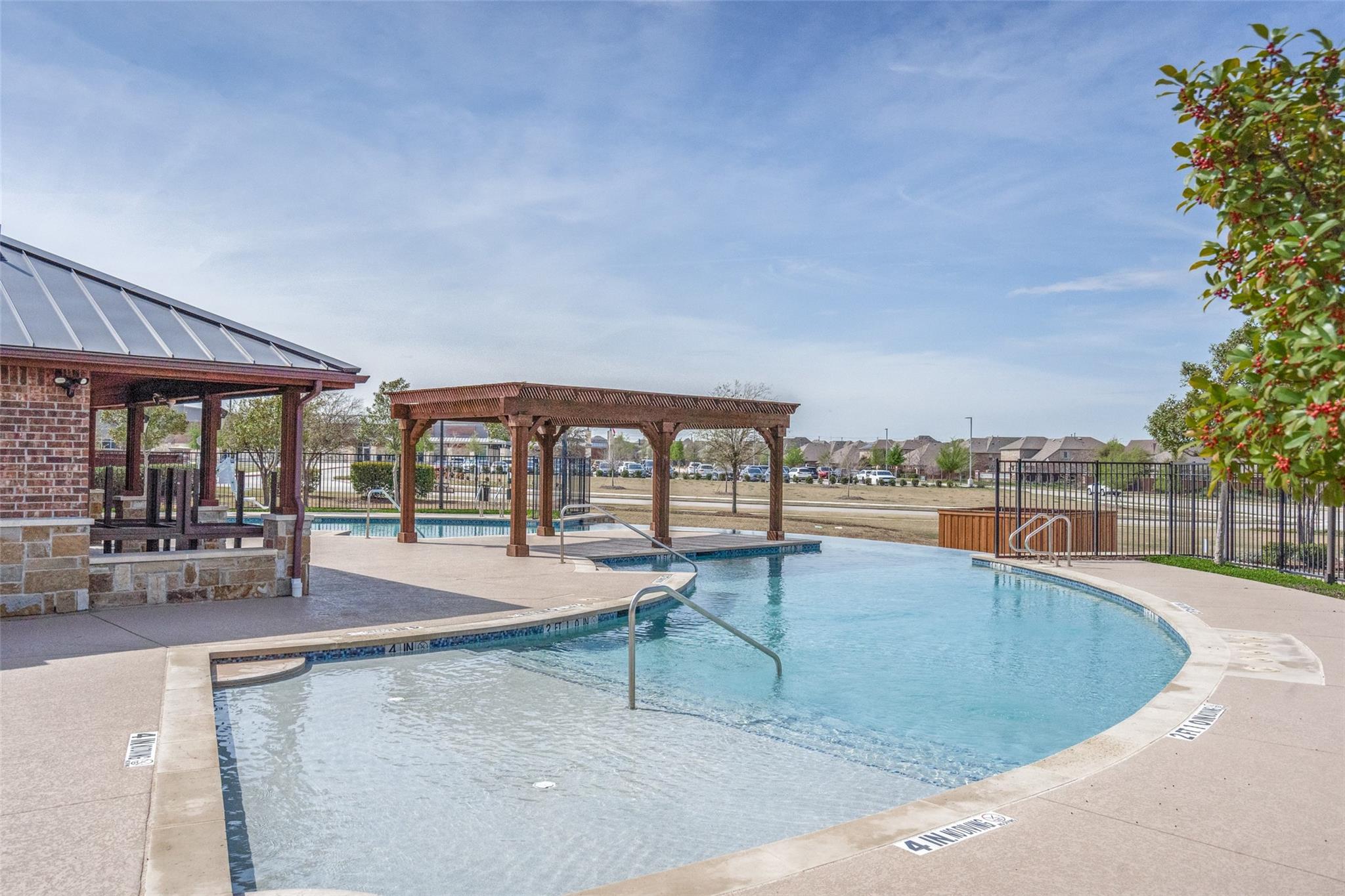 main property photo 33
