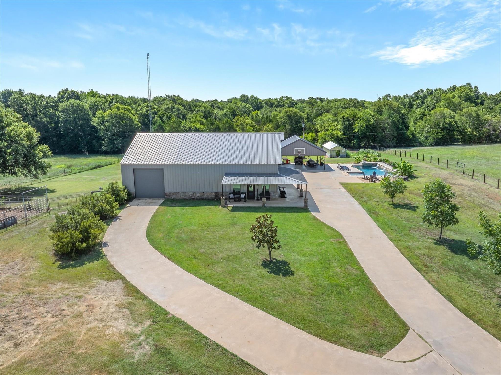 main property photo 5