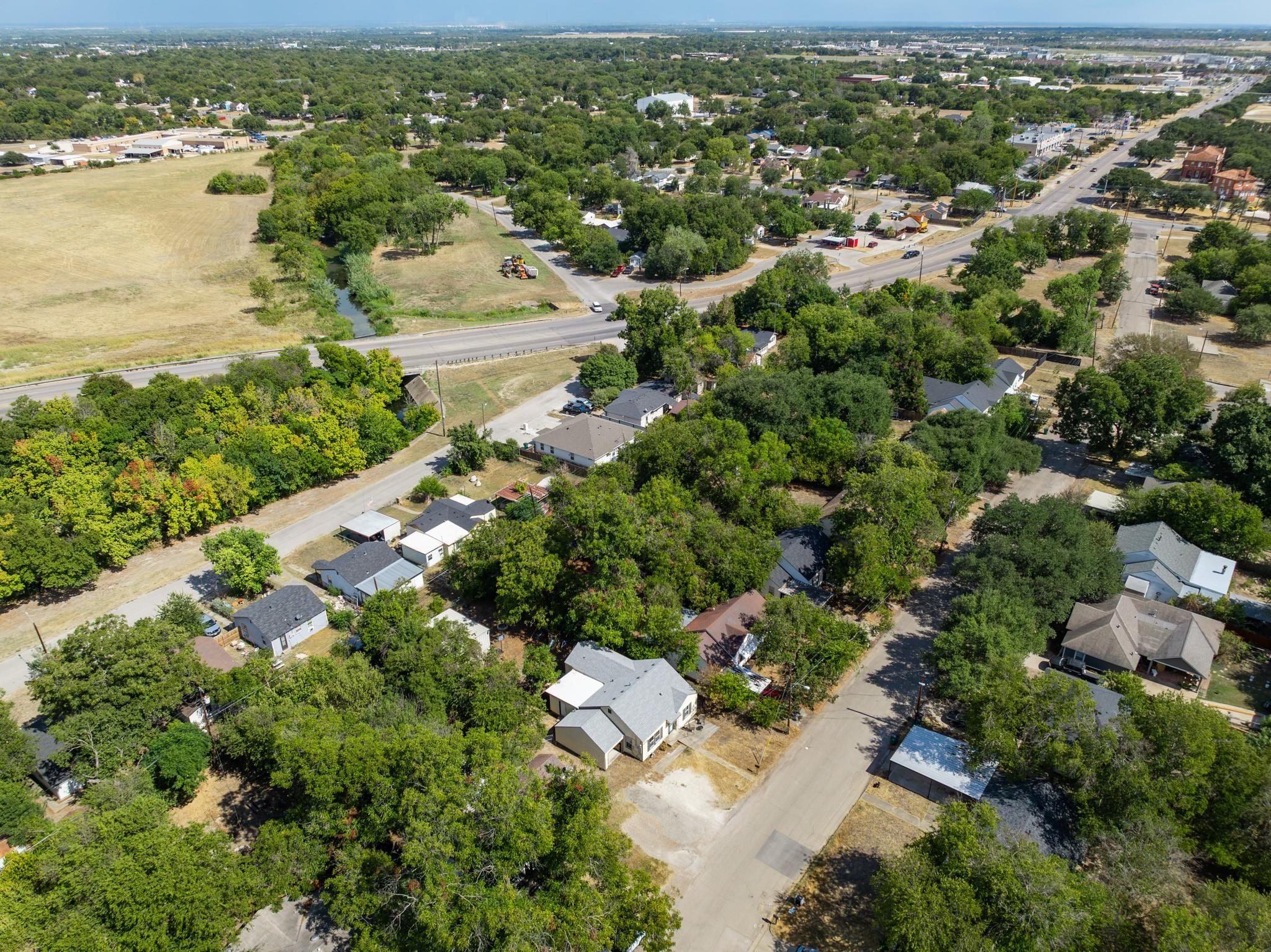 main property photo 34