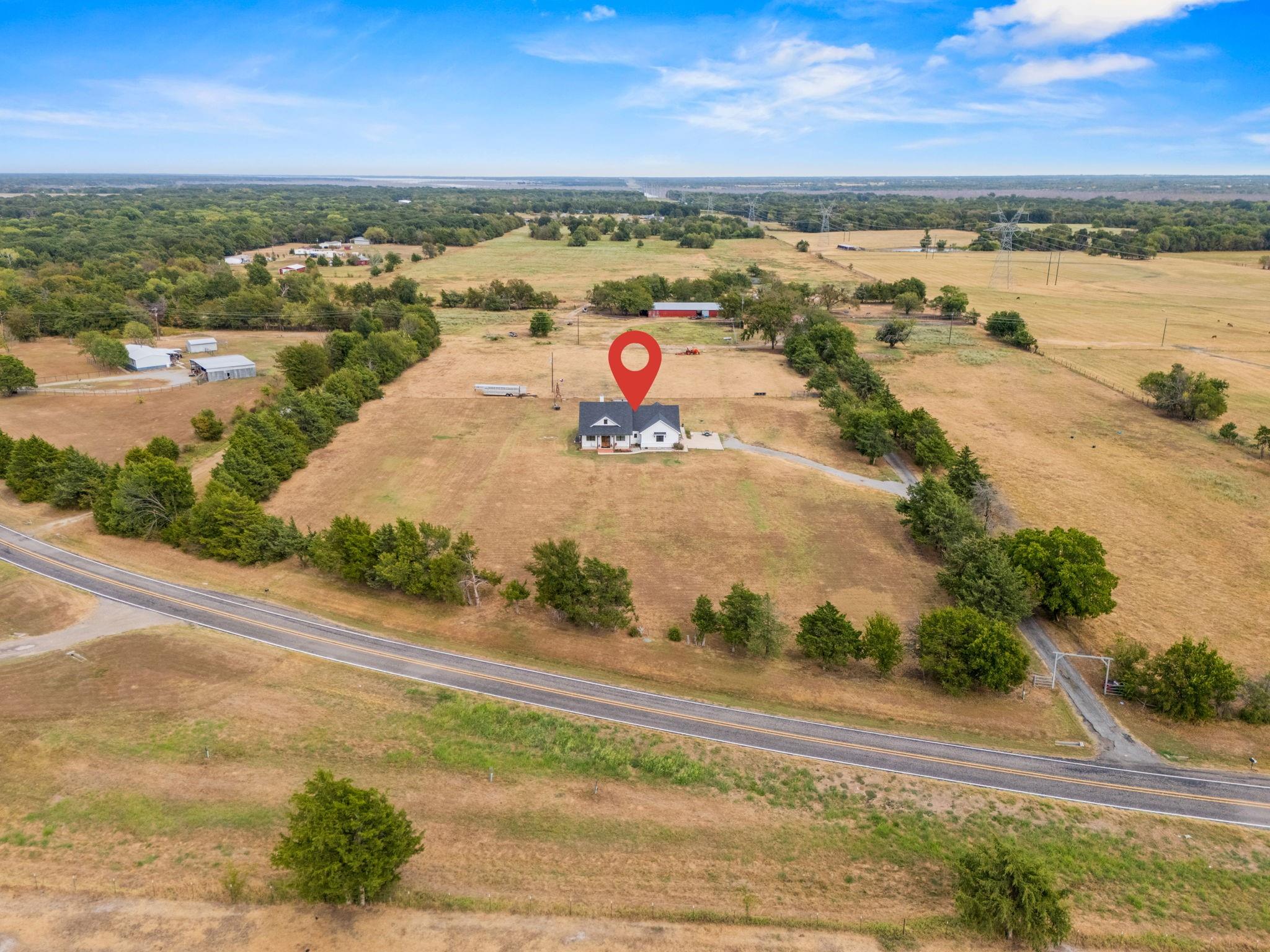 main property photo 28