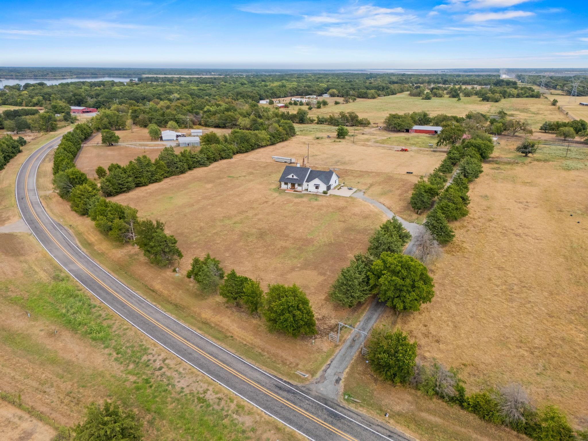 main property photo 29