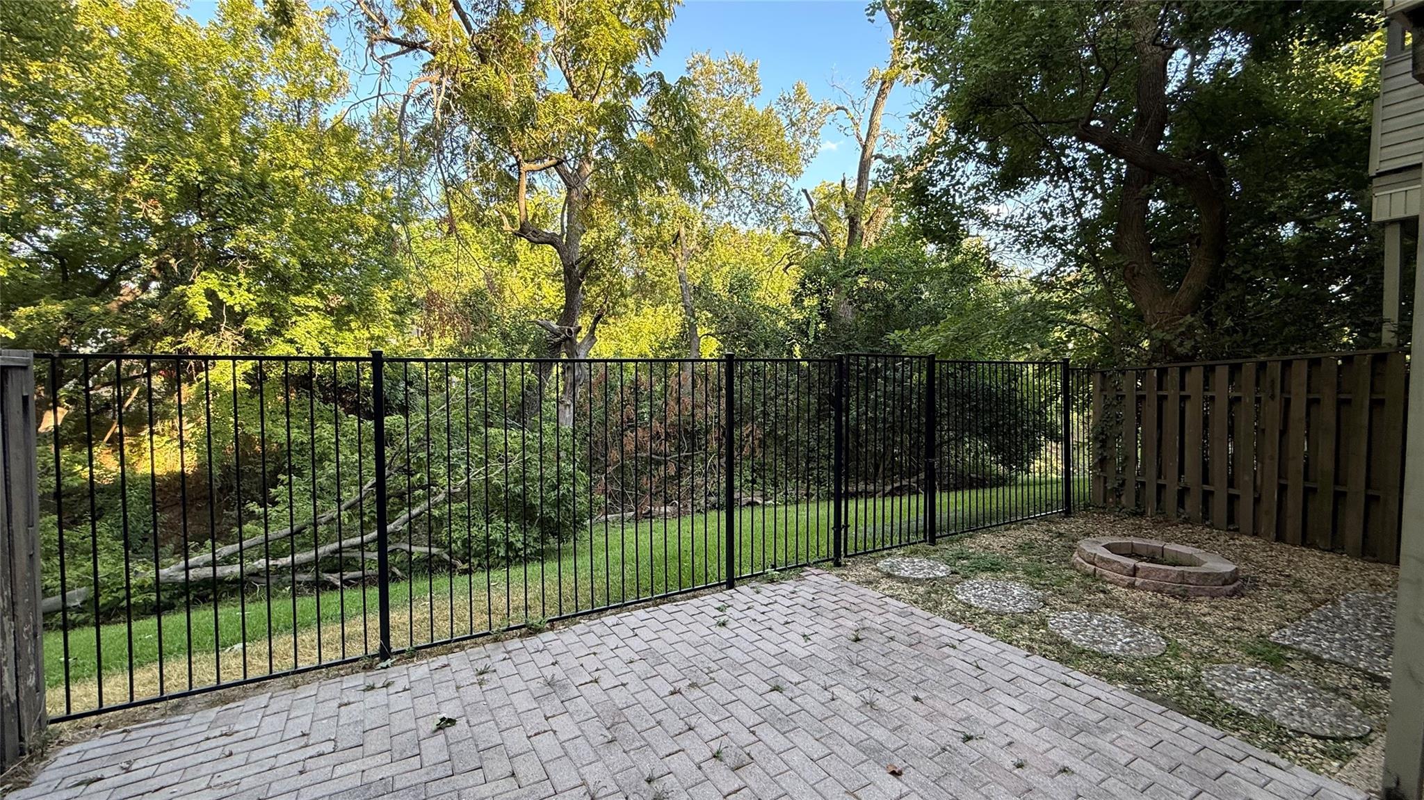 main property photo 14