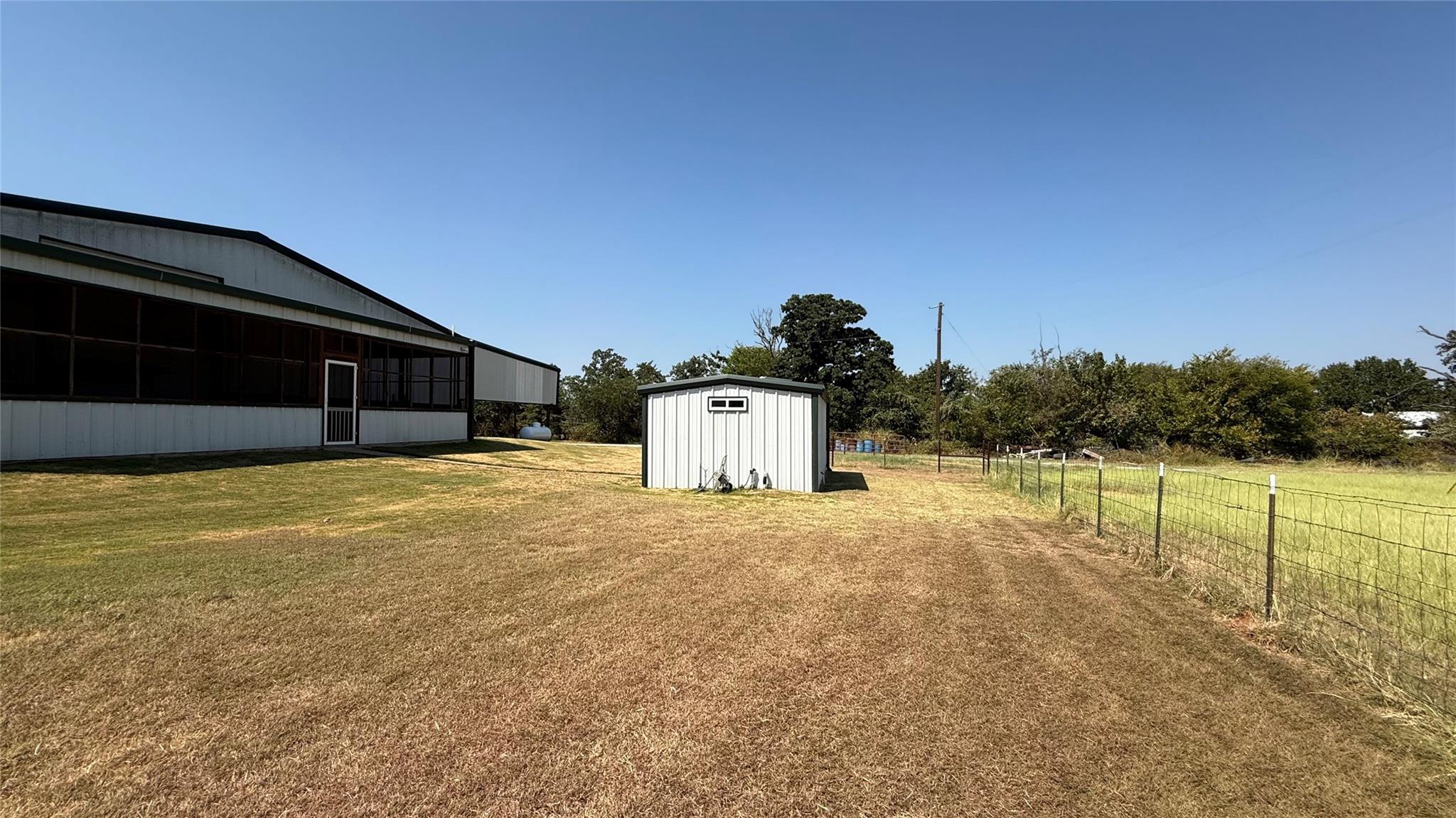 main property photo 12