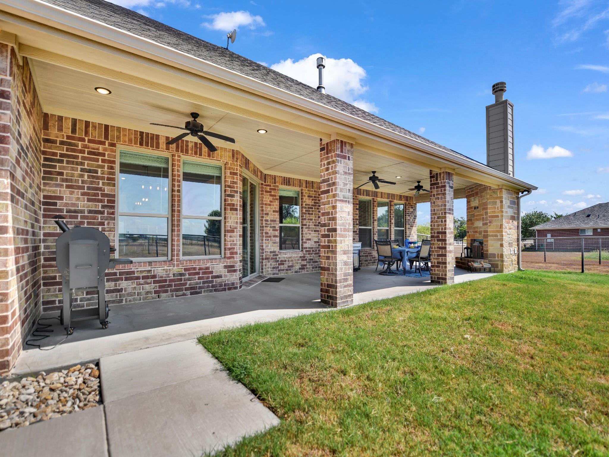 main property photo 32
