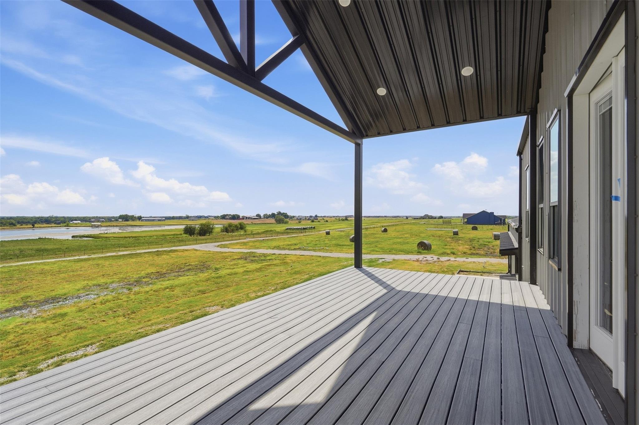 main property photo 30