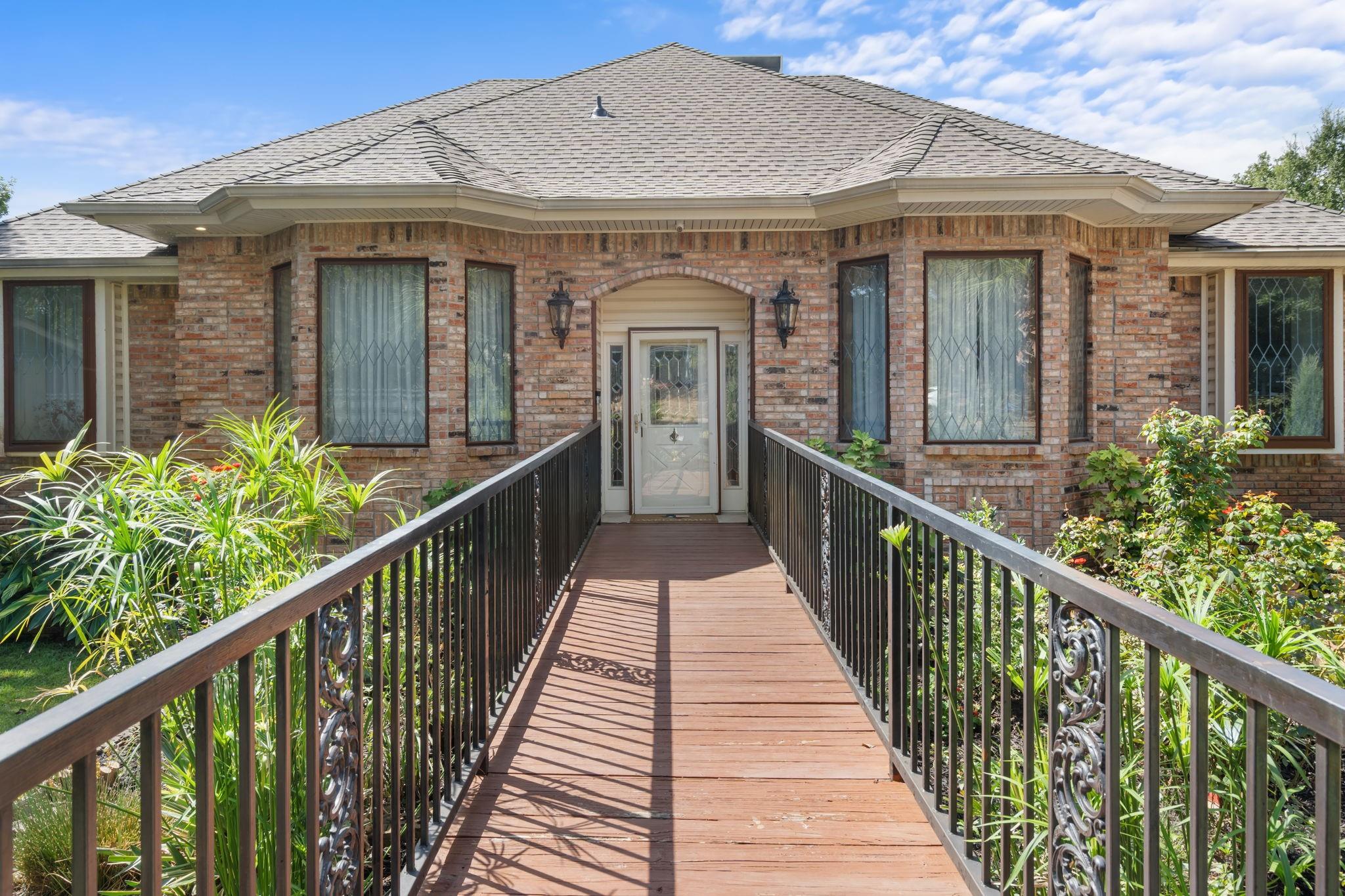 main property photo 37