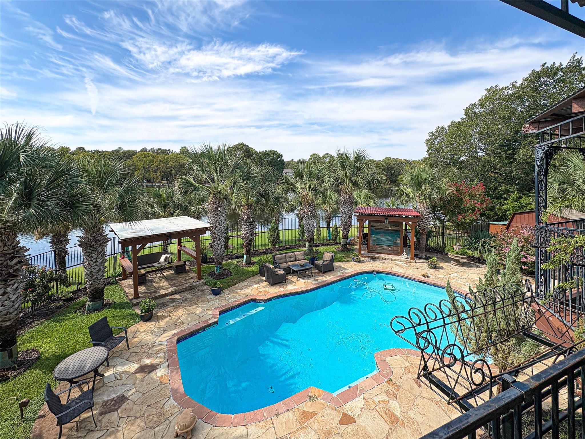 main property photo 8