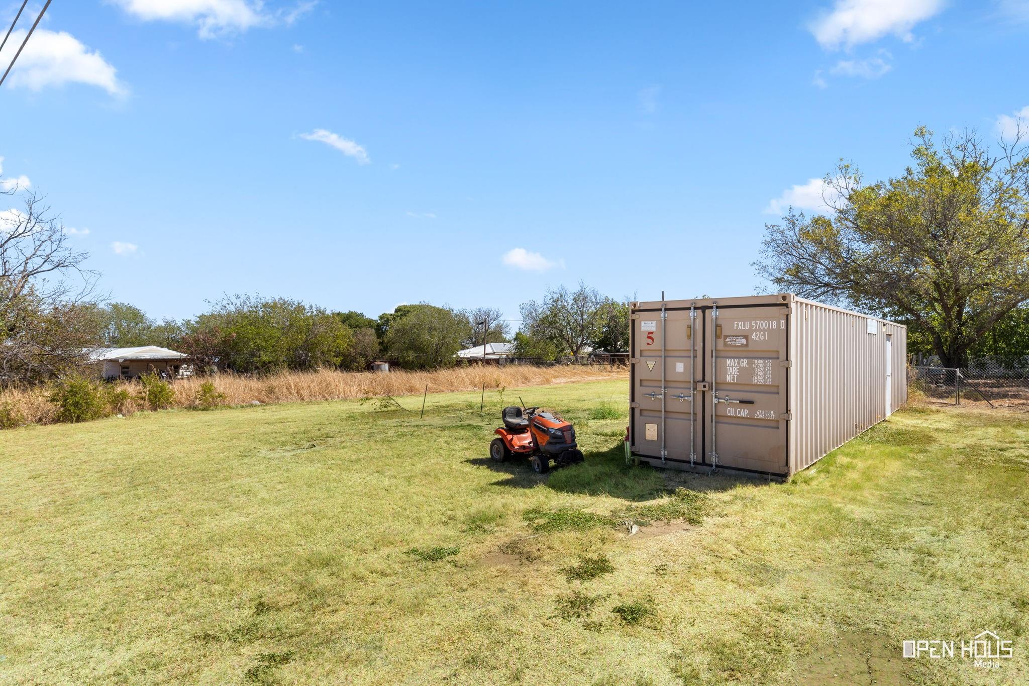 main property photo 30