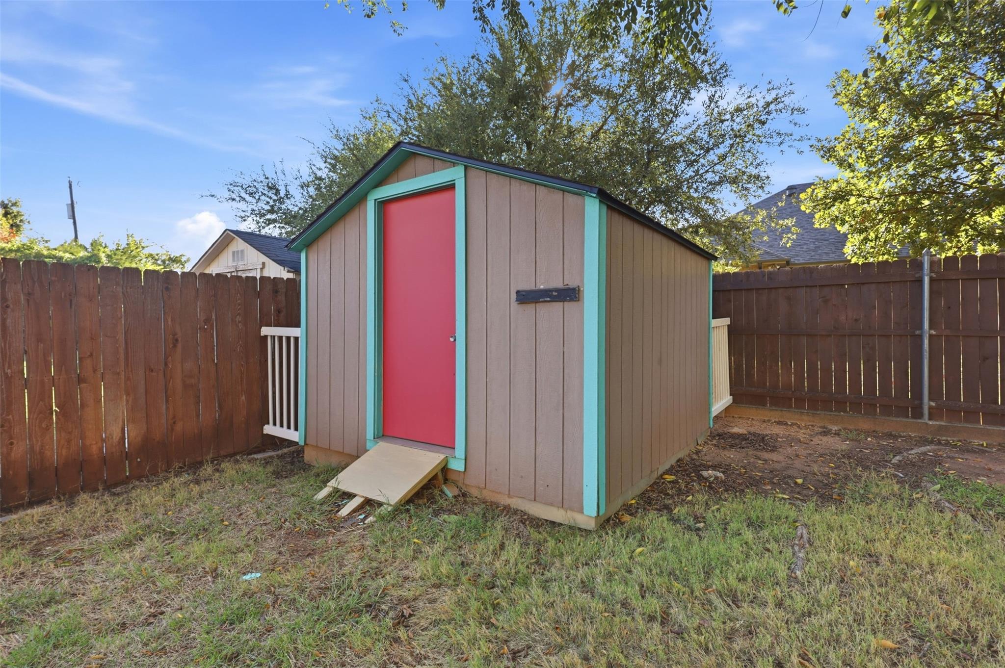 main property photo 33